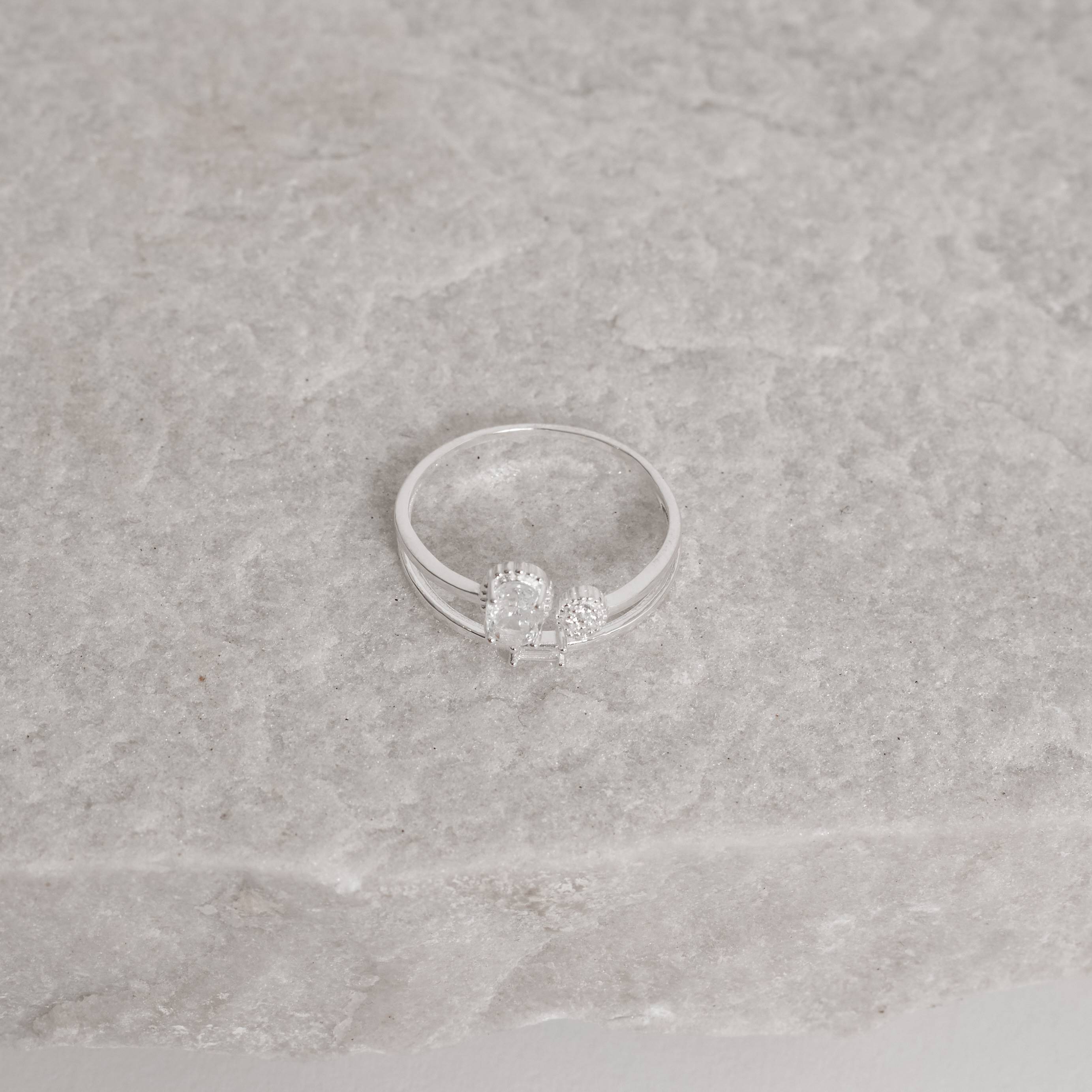 Imagem Secundária Anel duplo com zircônias