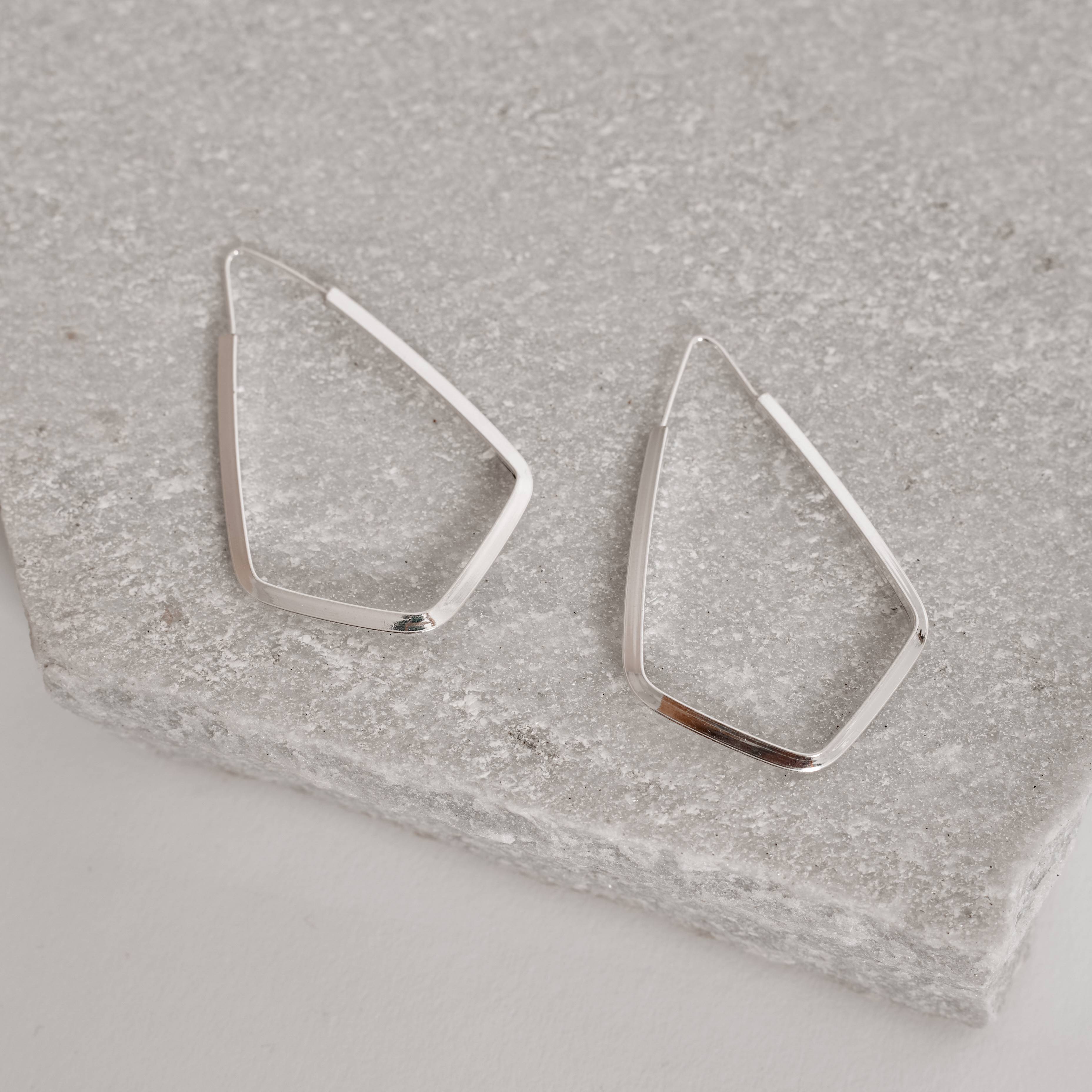 Imagem Argola balão 45mm fio triângulo