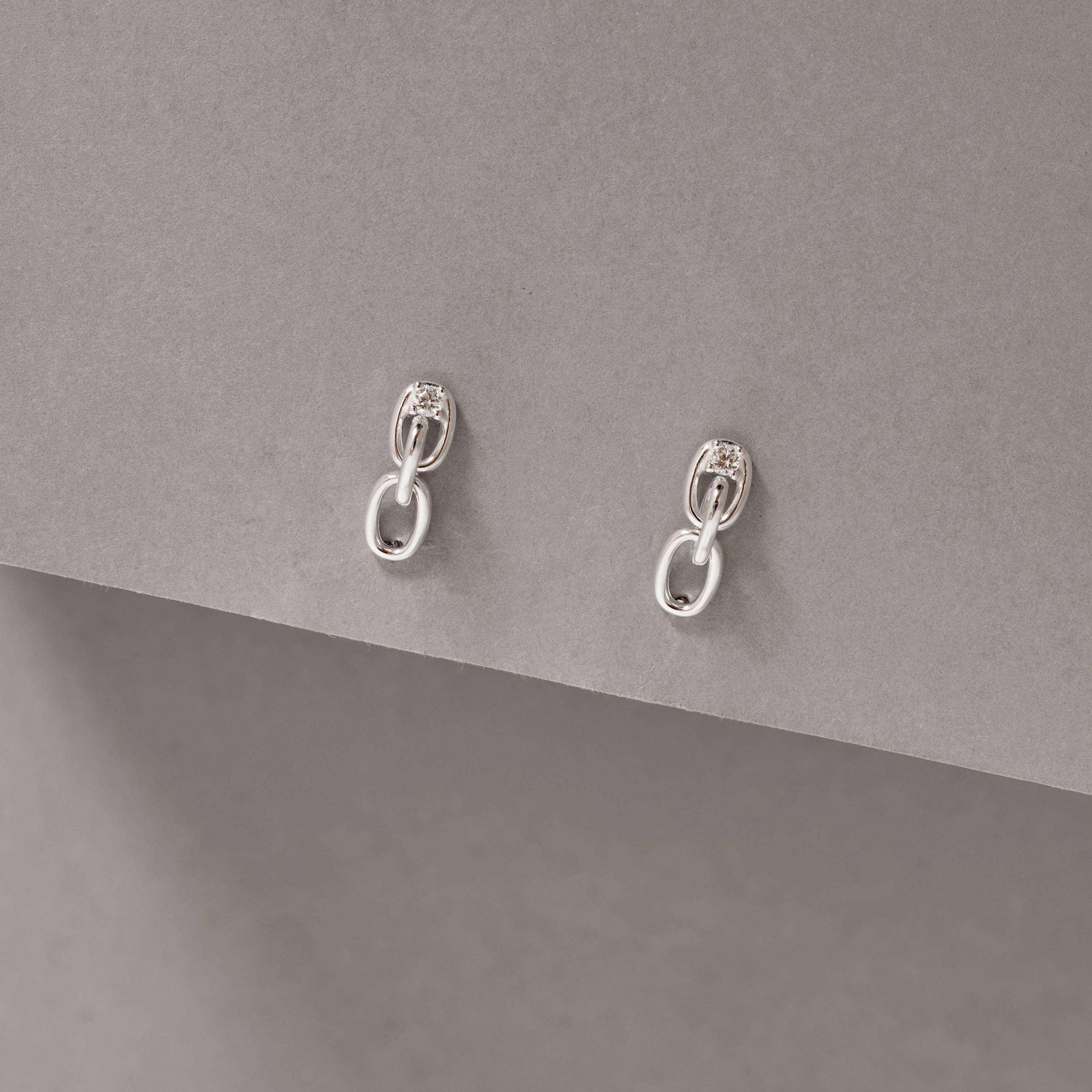 Imagem Brinco corrente detalhe zircônia 17mm 