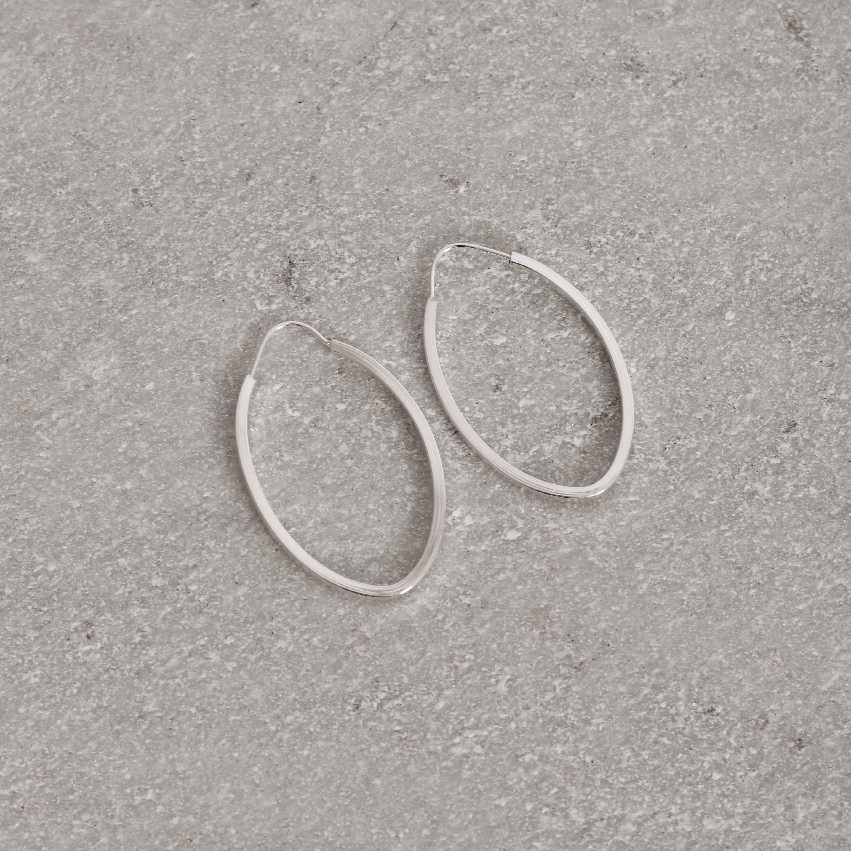 Argola navete 41mm fio quadrado