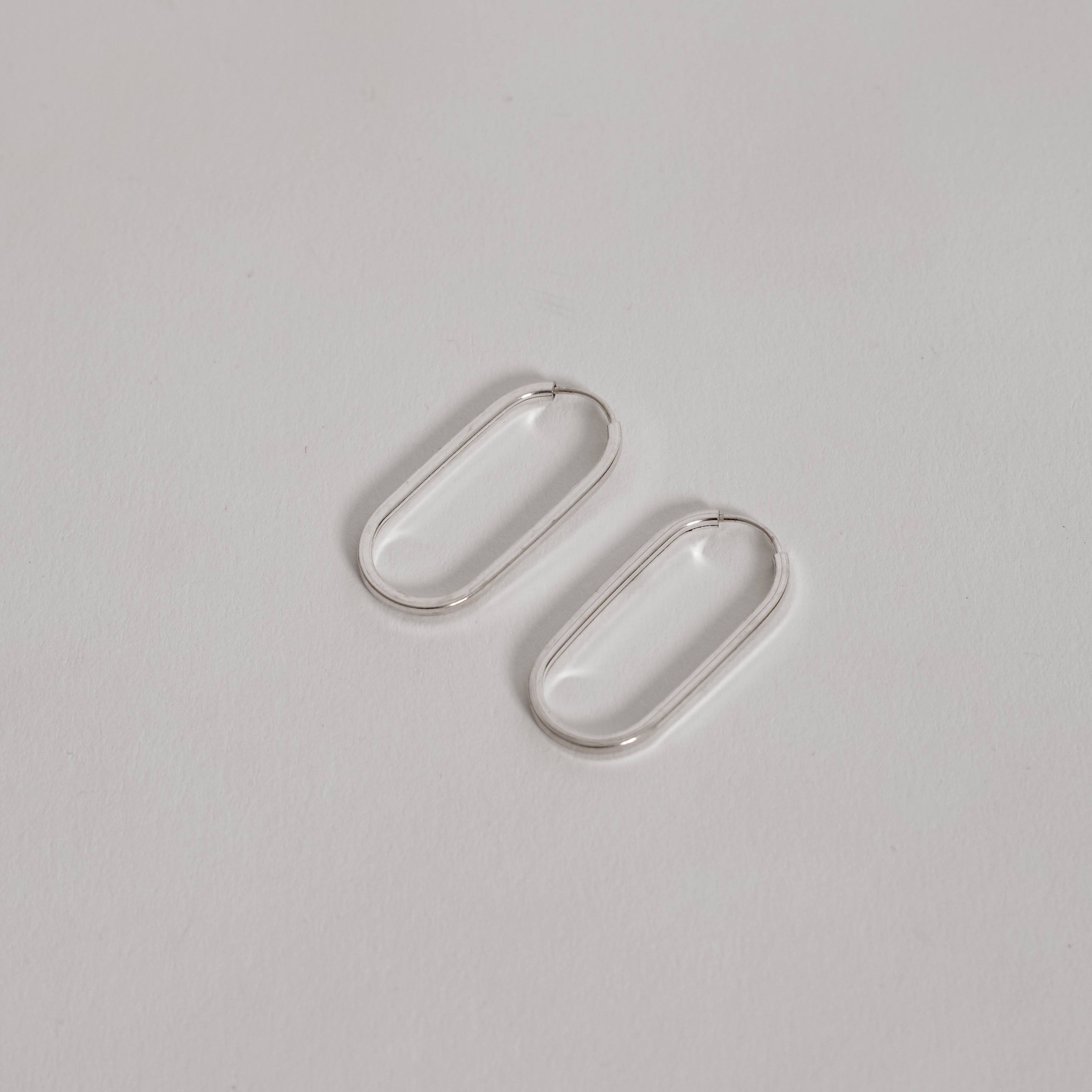 Argola oval 29mm fio quadrado