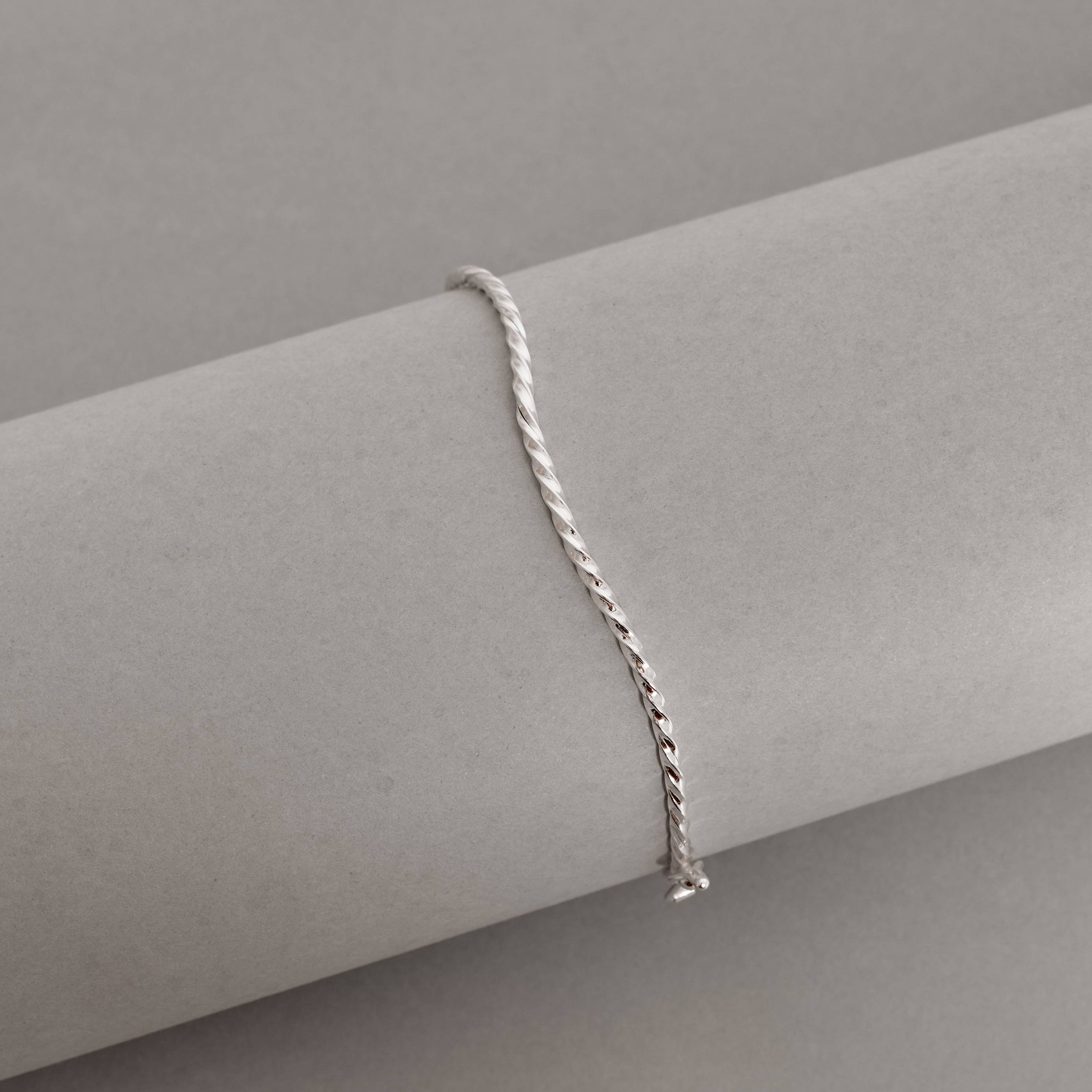 Imagem Secundária Bracelete 1.7 fio torcido ondulado