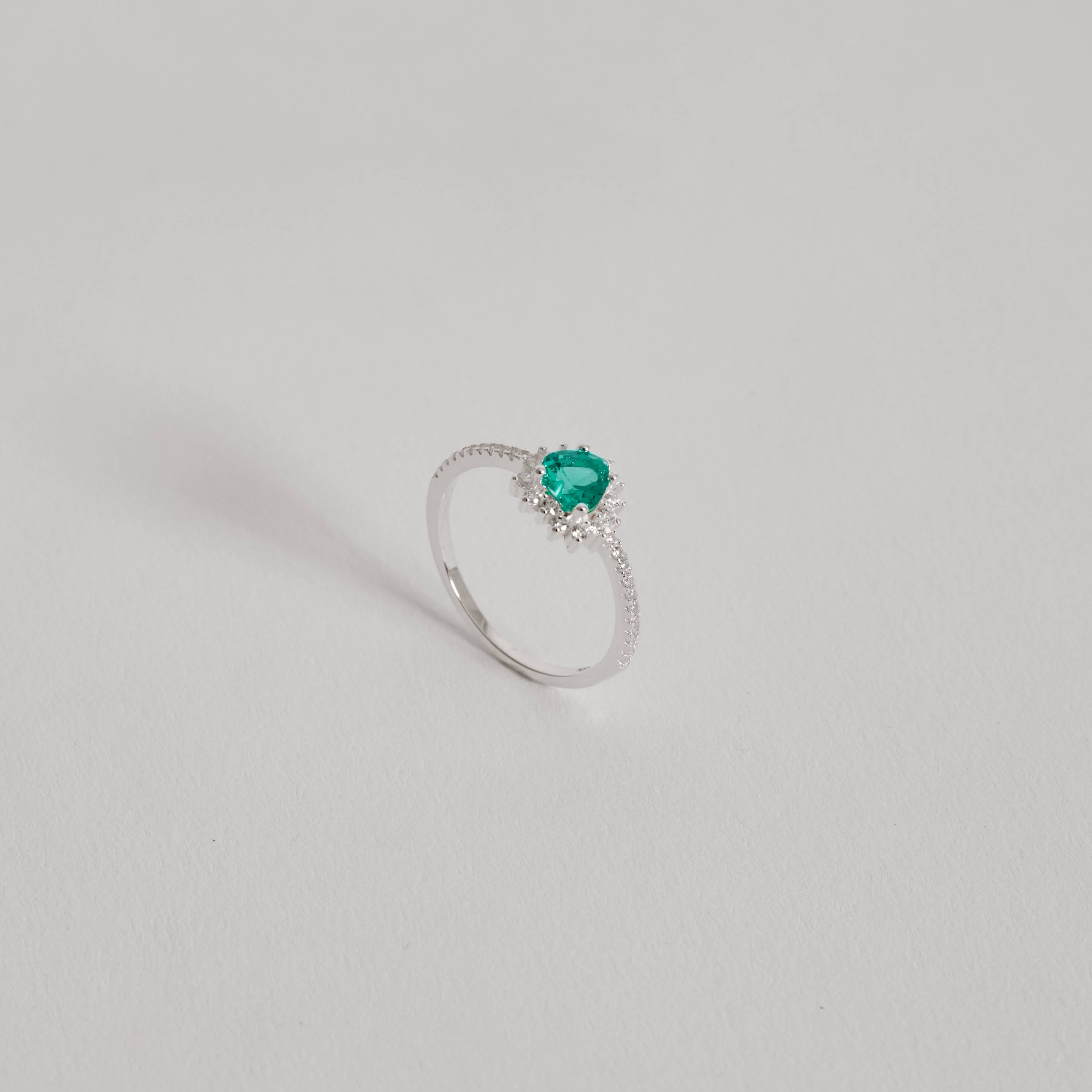 Imagem Secundária Anel meia aliança com zircônia coração acqua