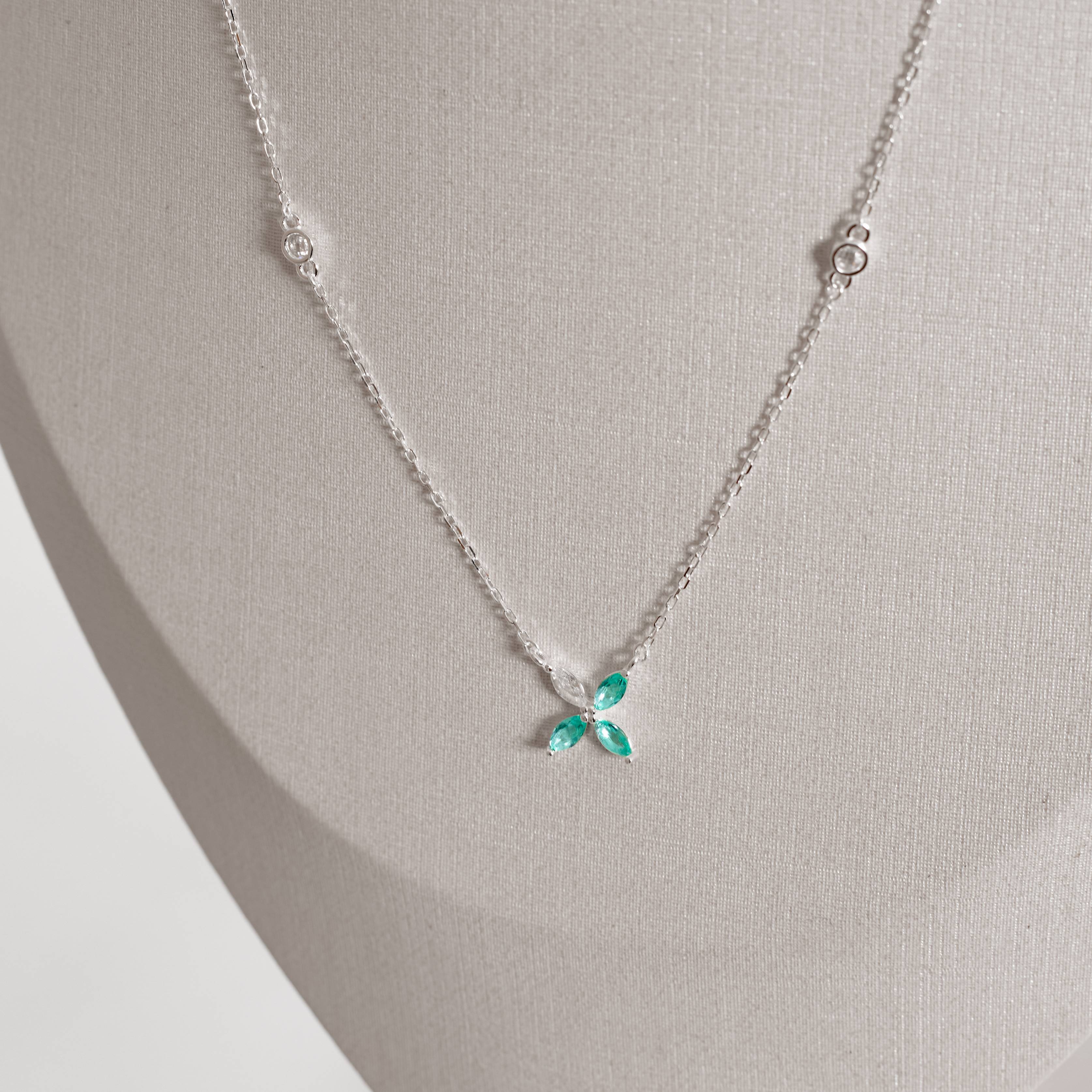 Colar entremeios zircônias e flor cristal e turmalina 9mm corrente cadeado 40+5cm