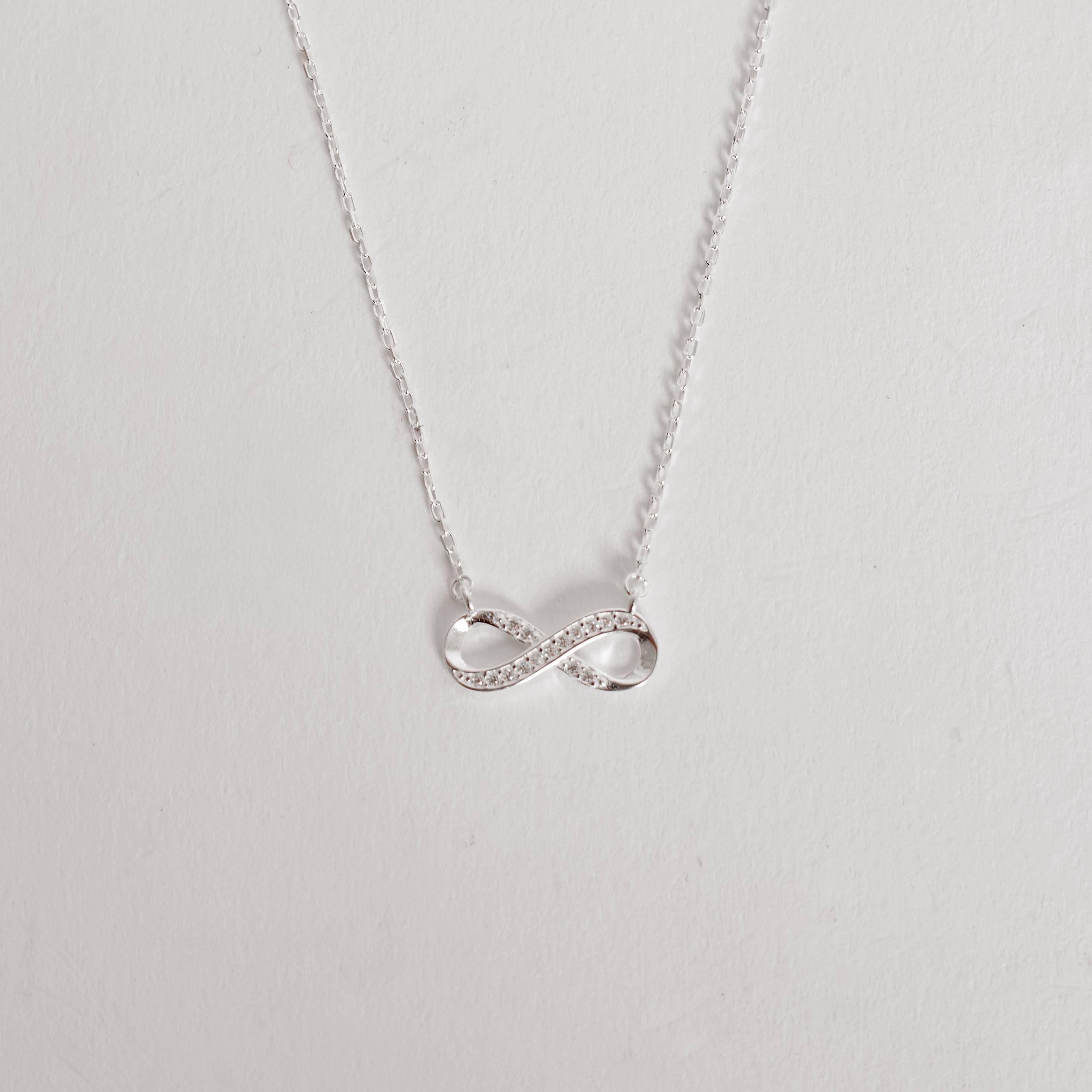 Imagem Secundária Colar entremeio infinito cravejado 15mm corrente cadeado 40+5cm