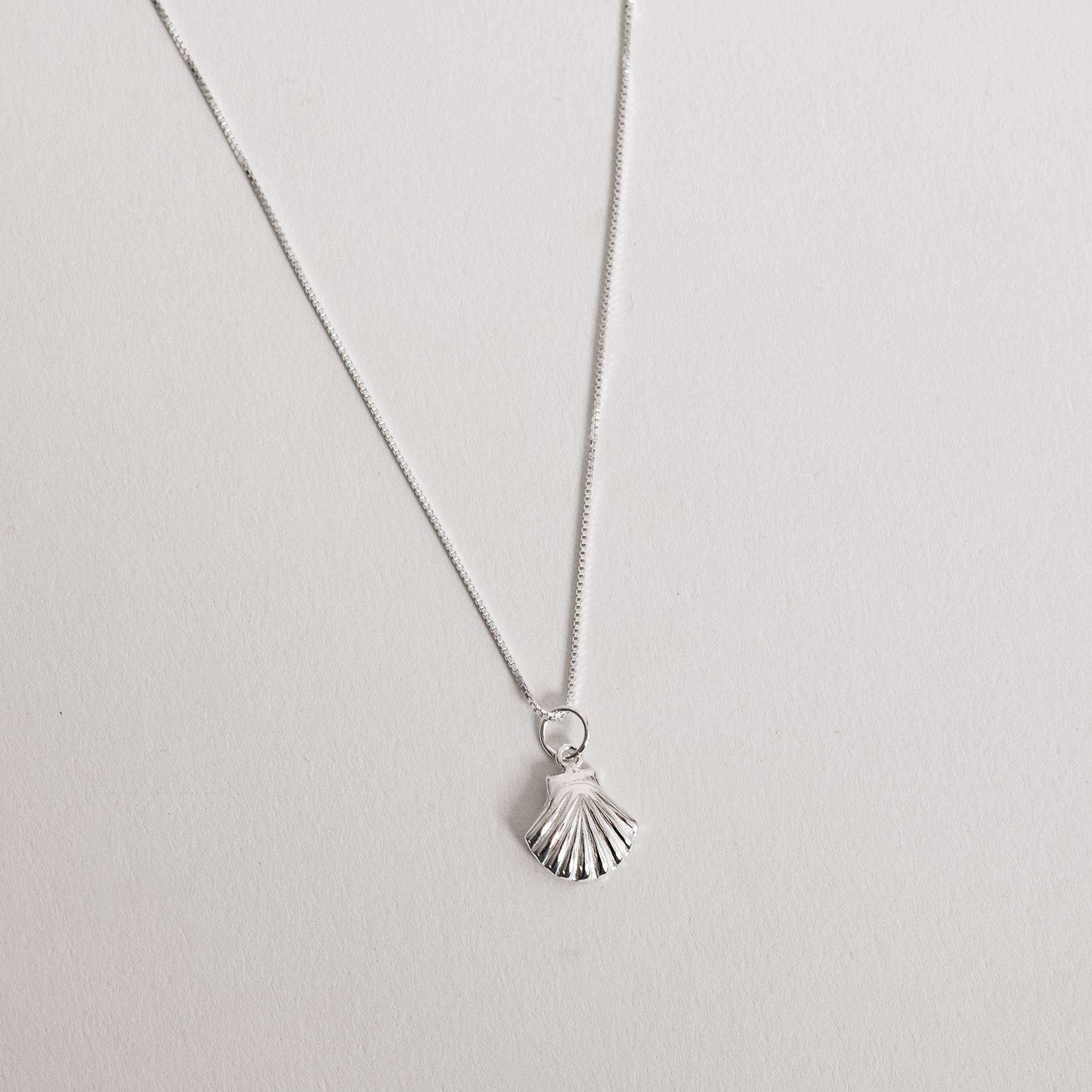 Imagem Colar pingente concha 11mm 40cm