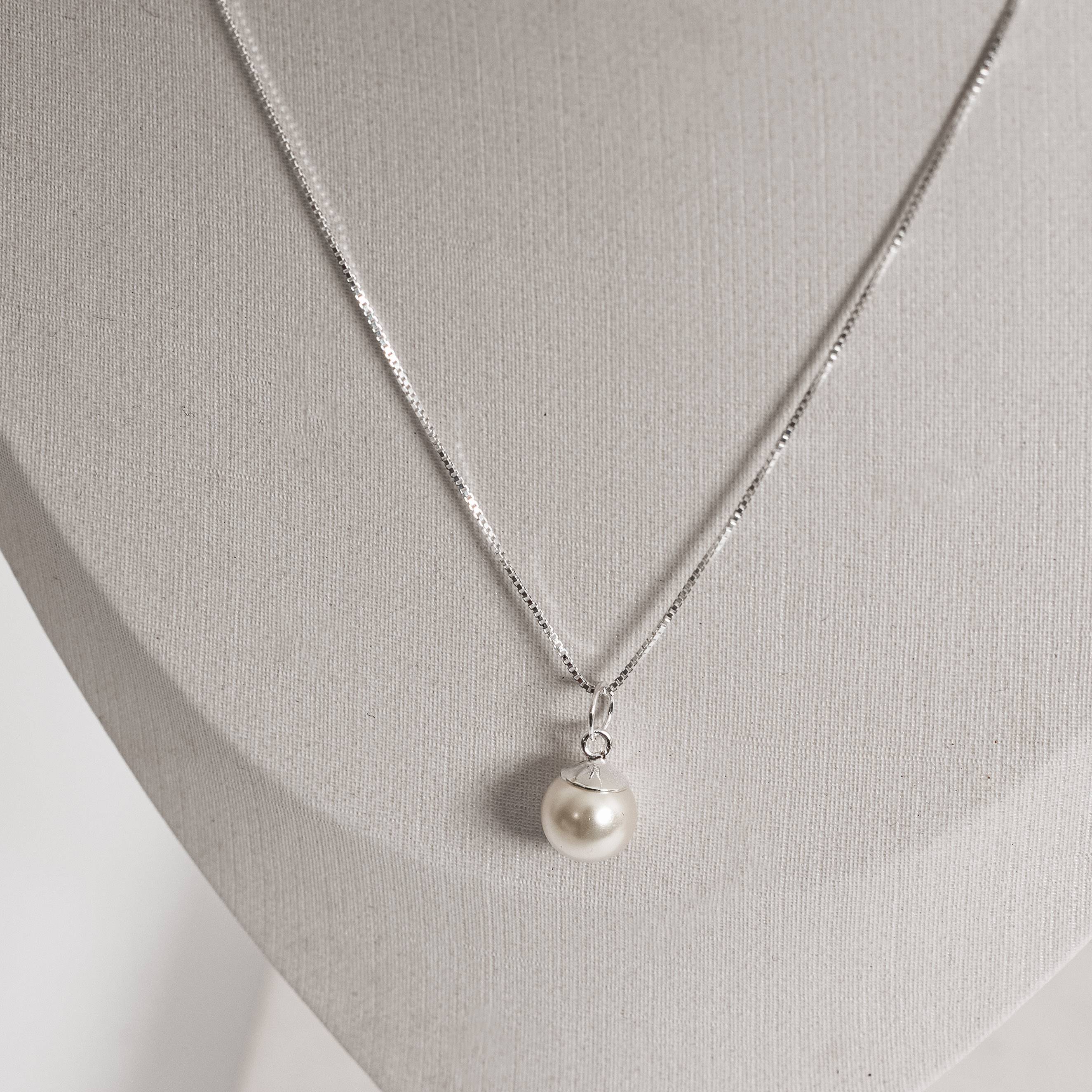 Imagem Colar pingente pérola sintética 8mm 40cm