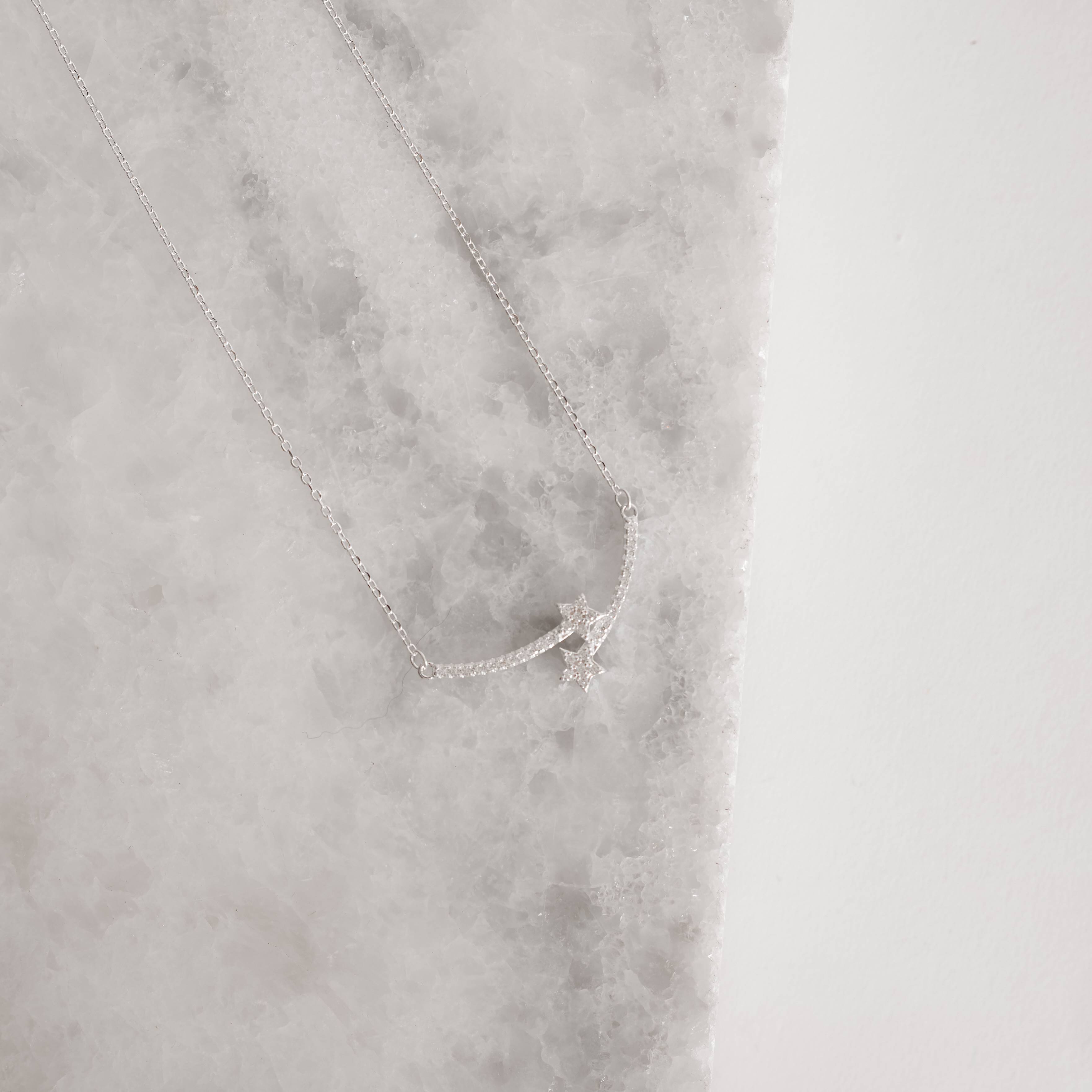 Imagem Secundária Colar entremeio estrelas cravejadas 30mm corrente cadeado 40+5cm