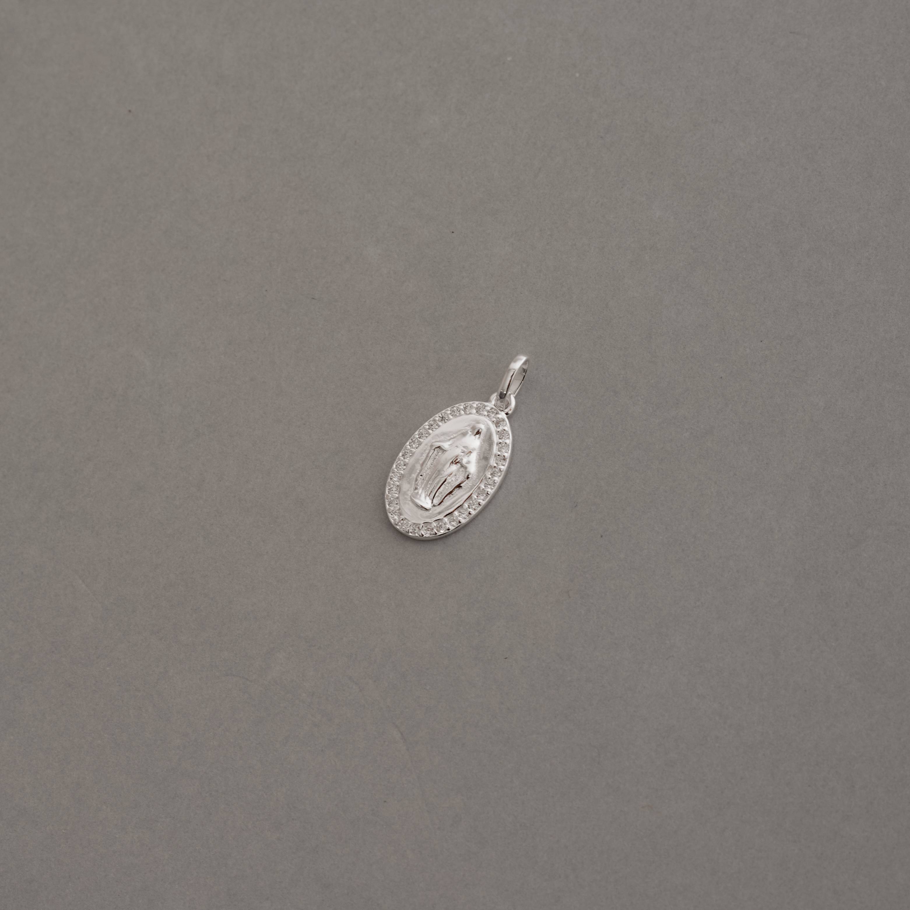 Pingente medalha oval Nsa. Sra. das Graças com cravejado 16mm 