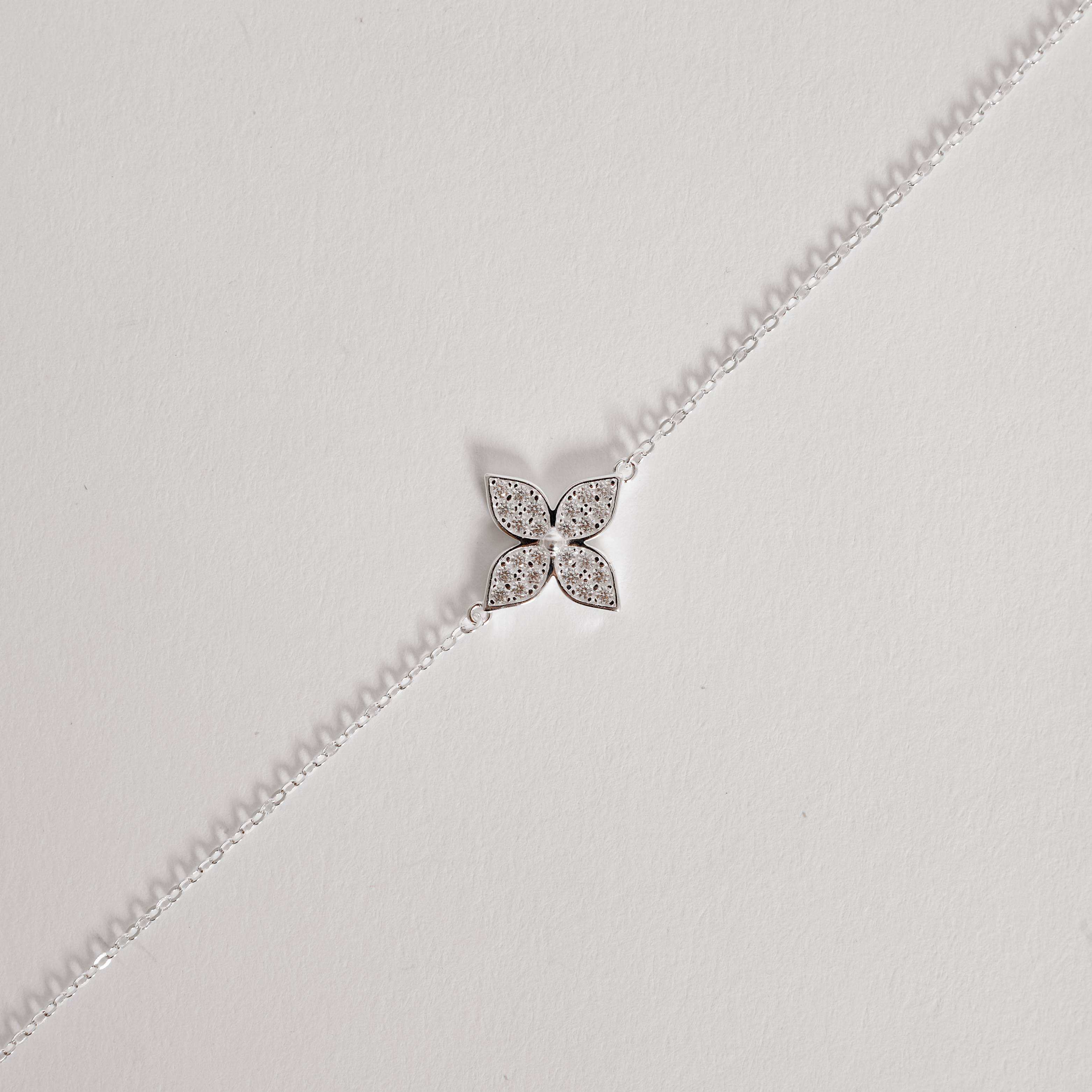 Imagem Pulseira entremeio flor cravejada 15mm 16+4cm