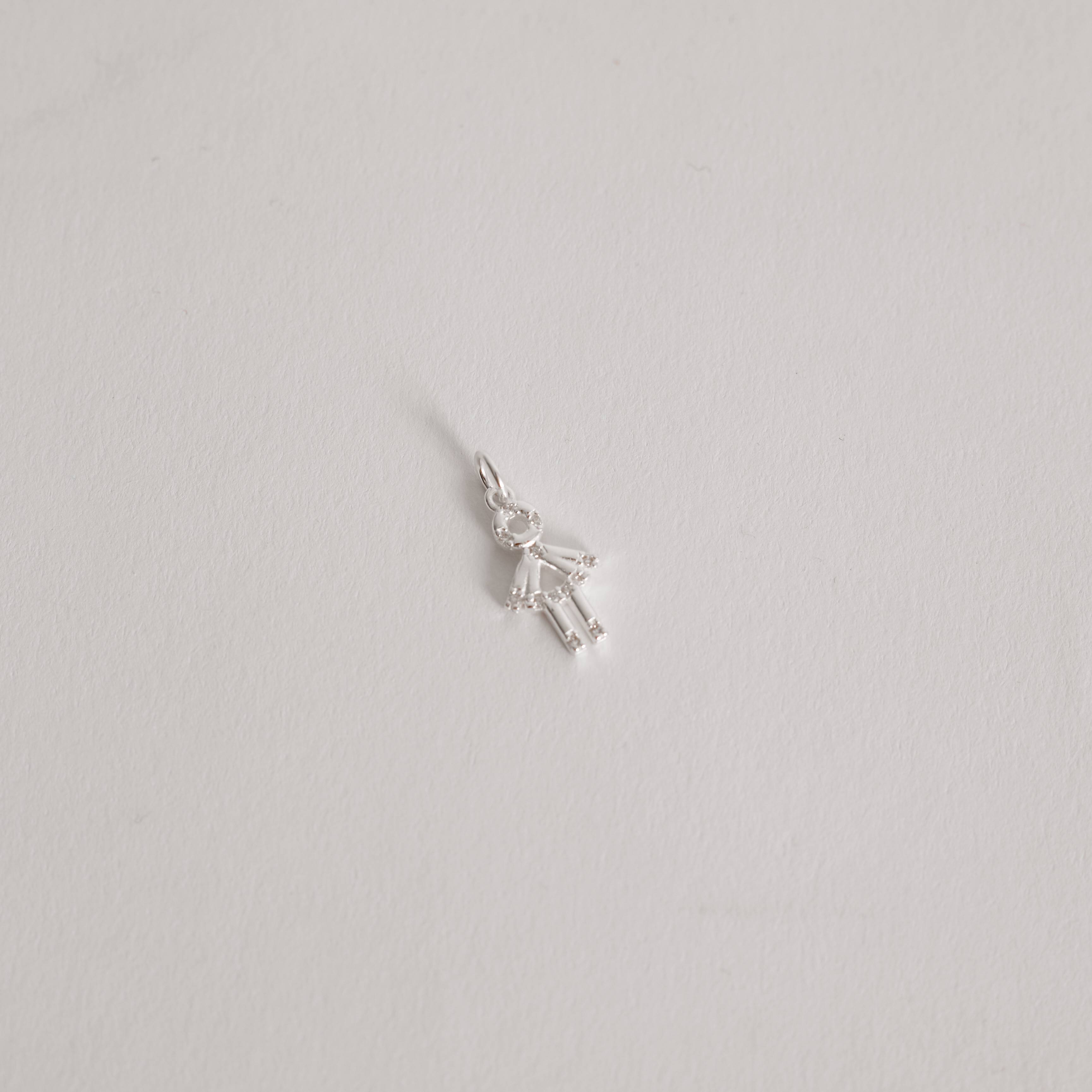 Pingente menina com zircônias 14mm