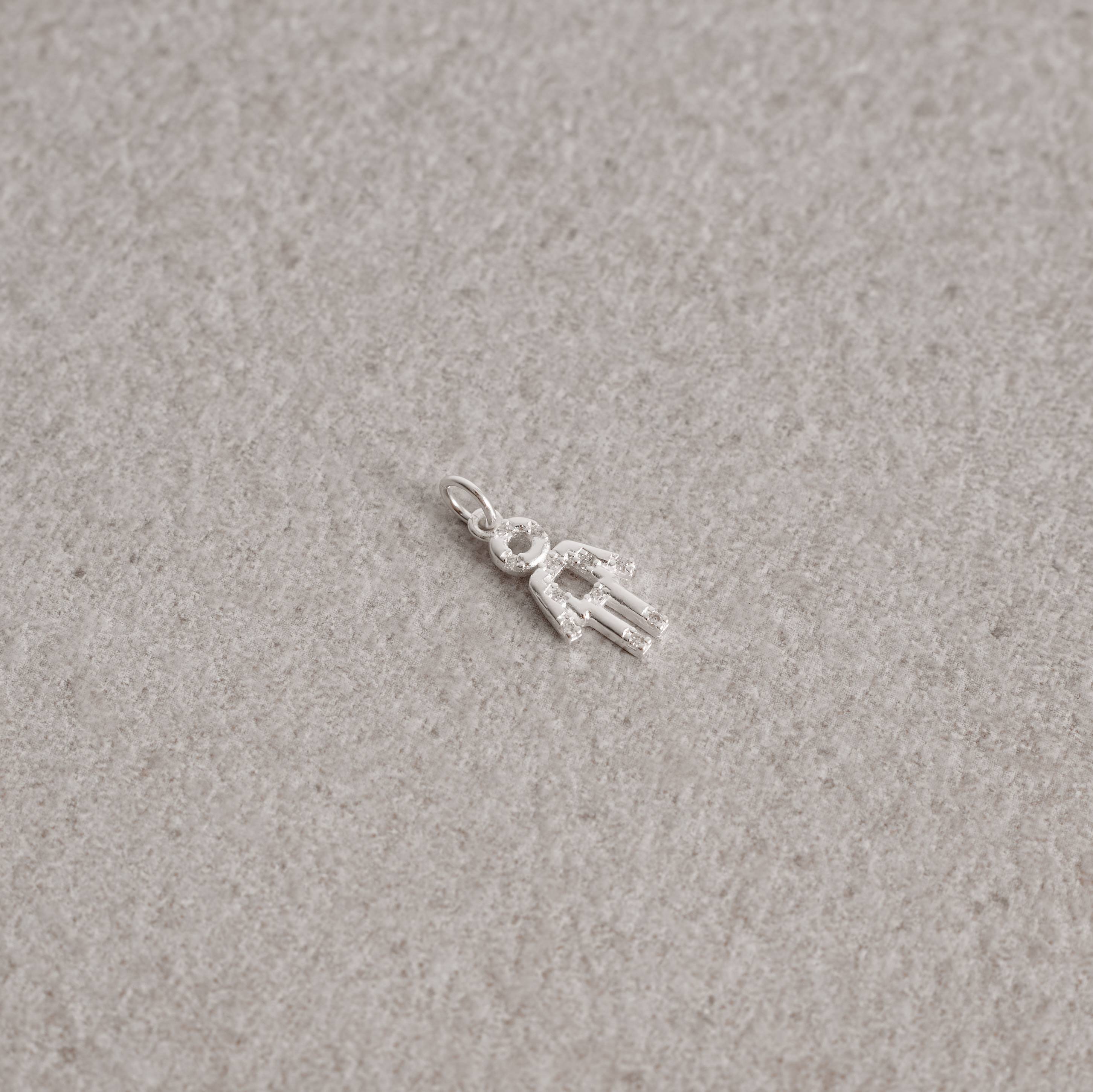 Pingente menino com zircônias 14mm