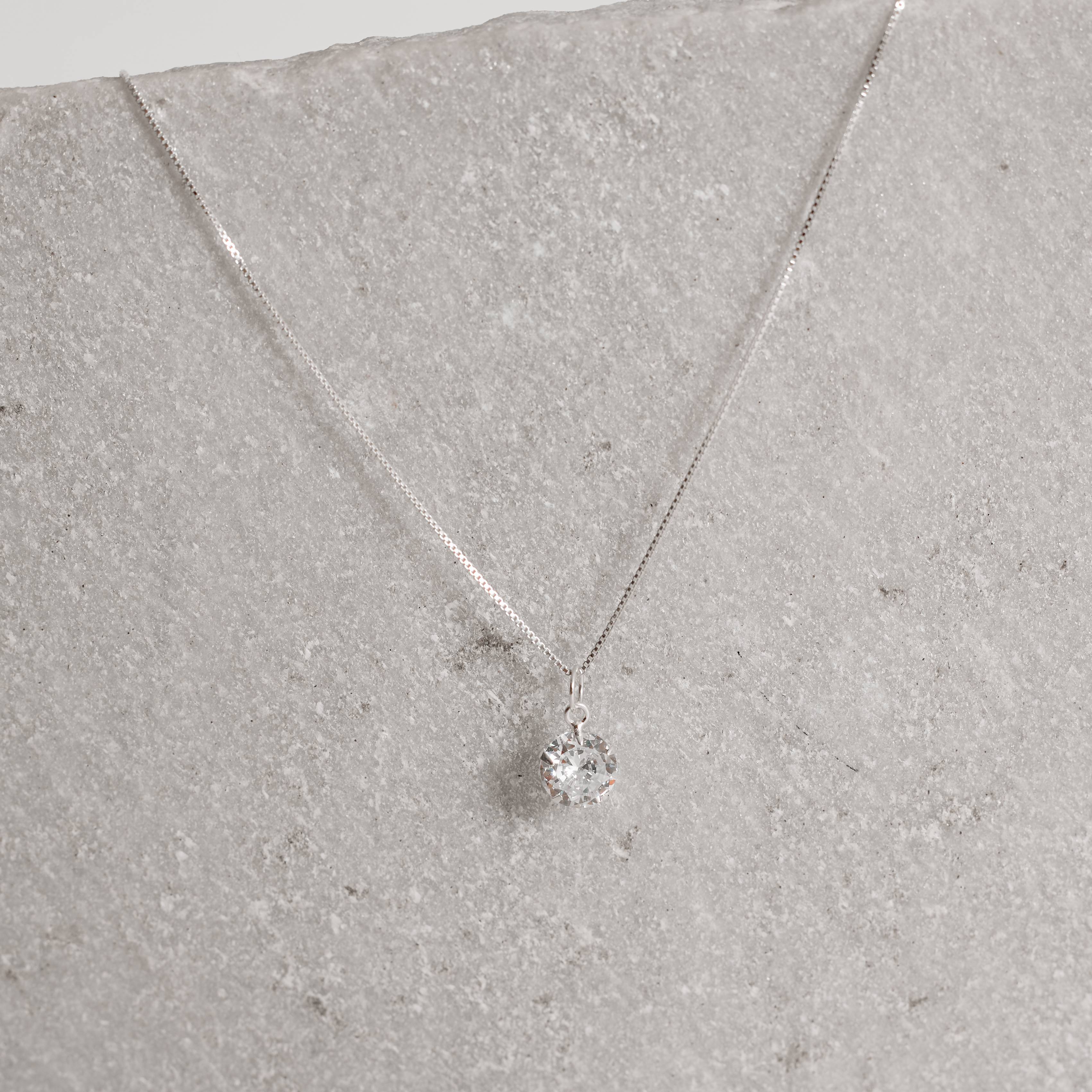 Imagem Secundária Colar pingente zircônia redonda cristal 8mm 45cm