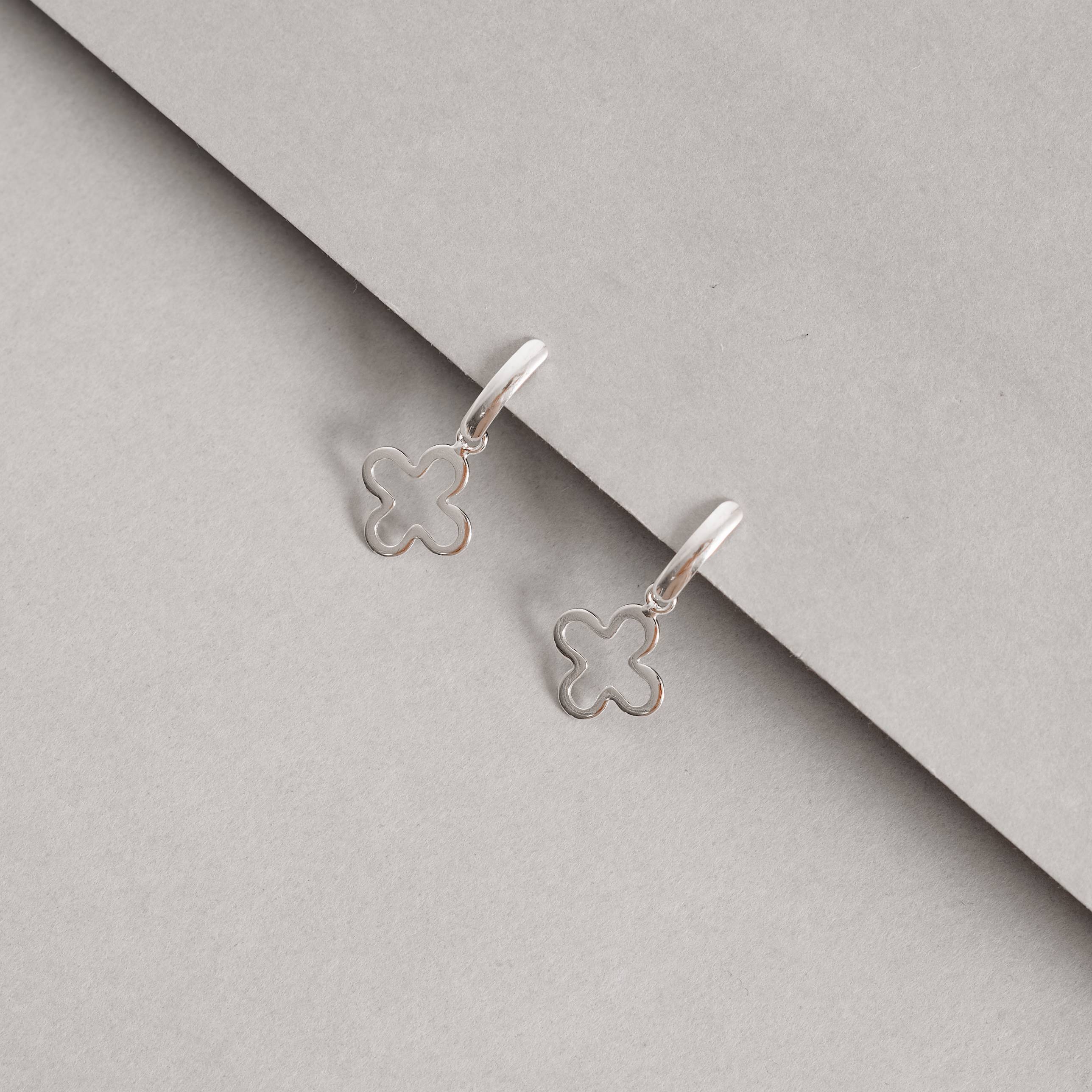 Imagem Secundária Brinco base com trevo vazado 11mm