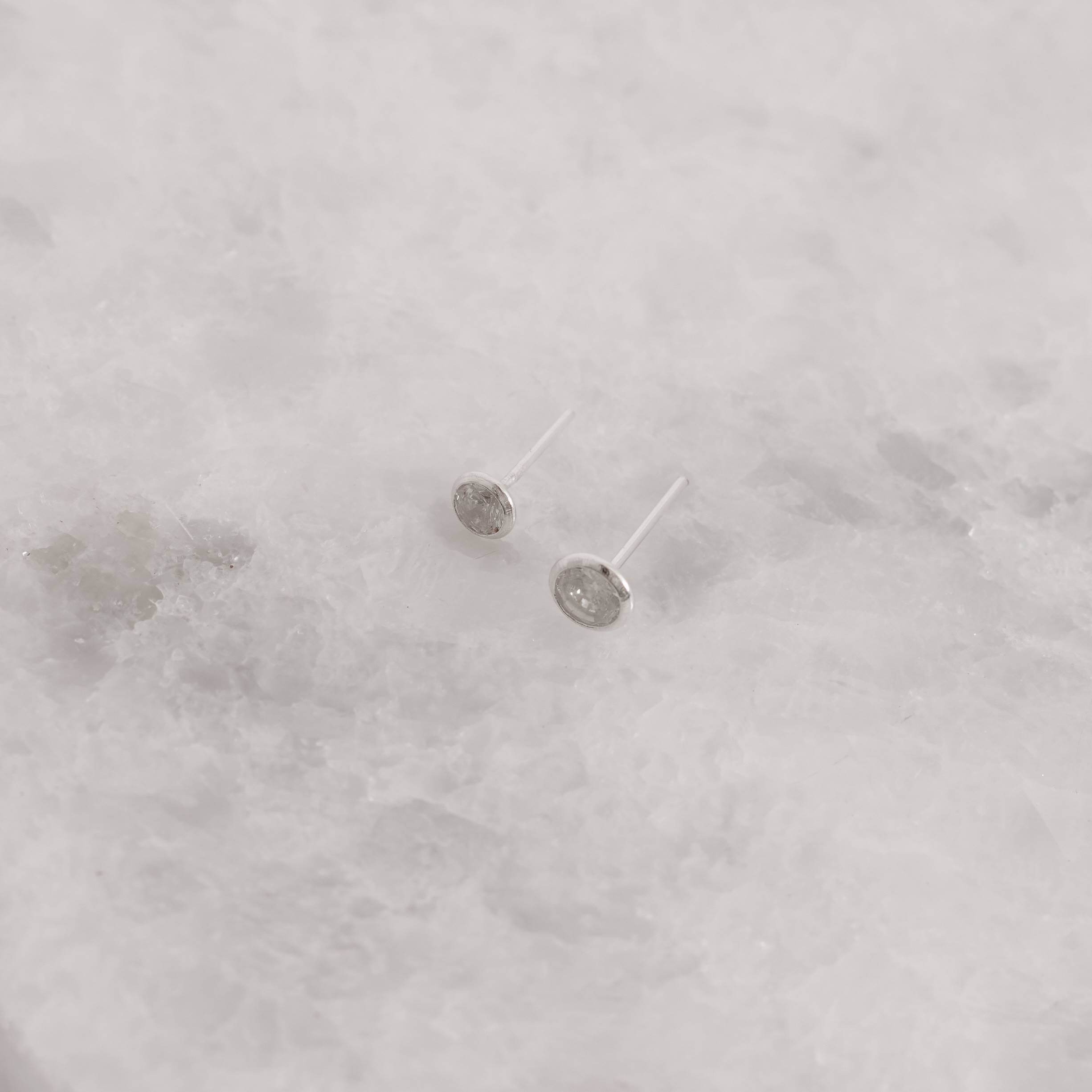 Imagem Secundária Dupla zircônias redonda cristal 4 e 5mm embutida