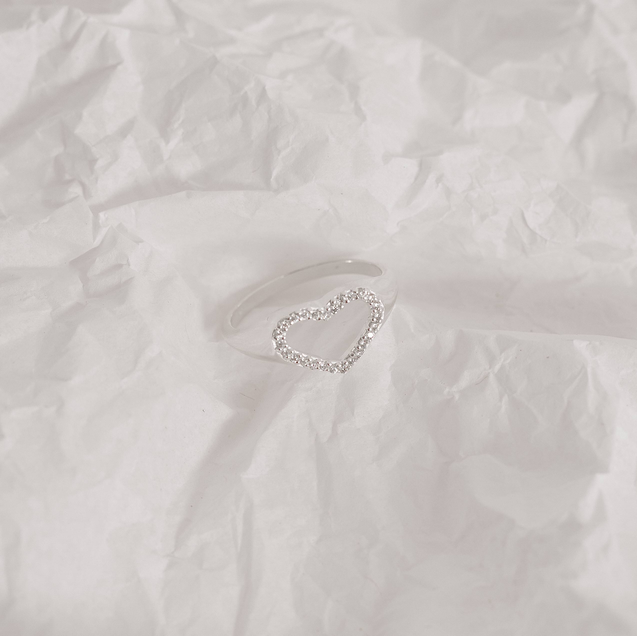 Imagem Secundária Anel coração vazado todo cravejado