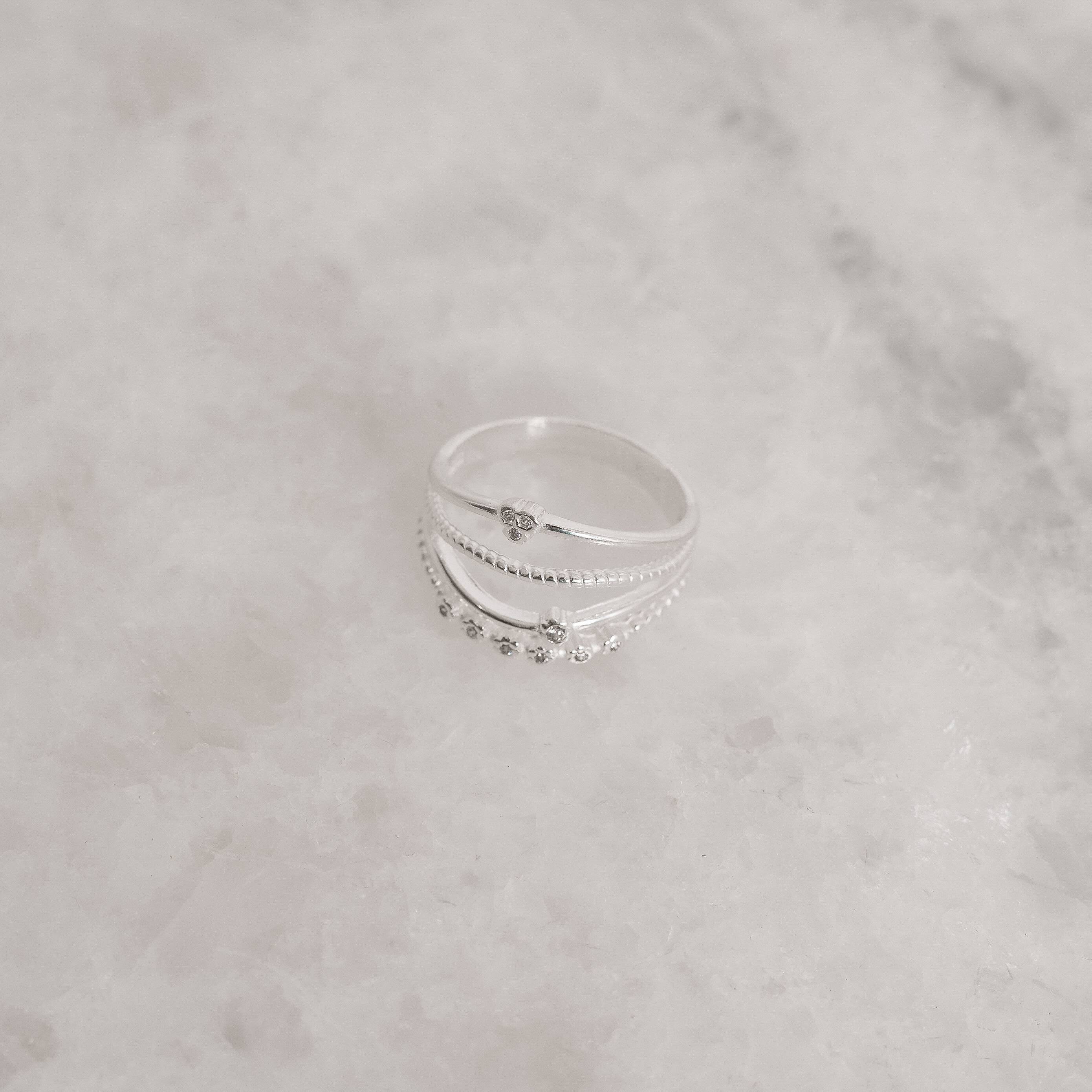 Imagem Secundária Anel 4 fios com cravejado