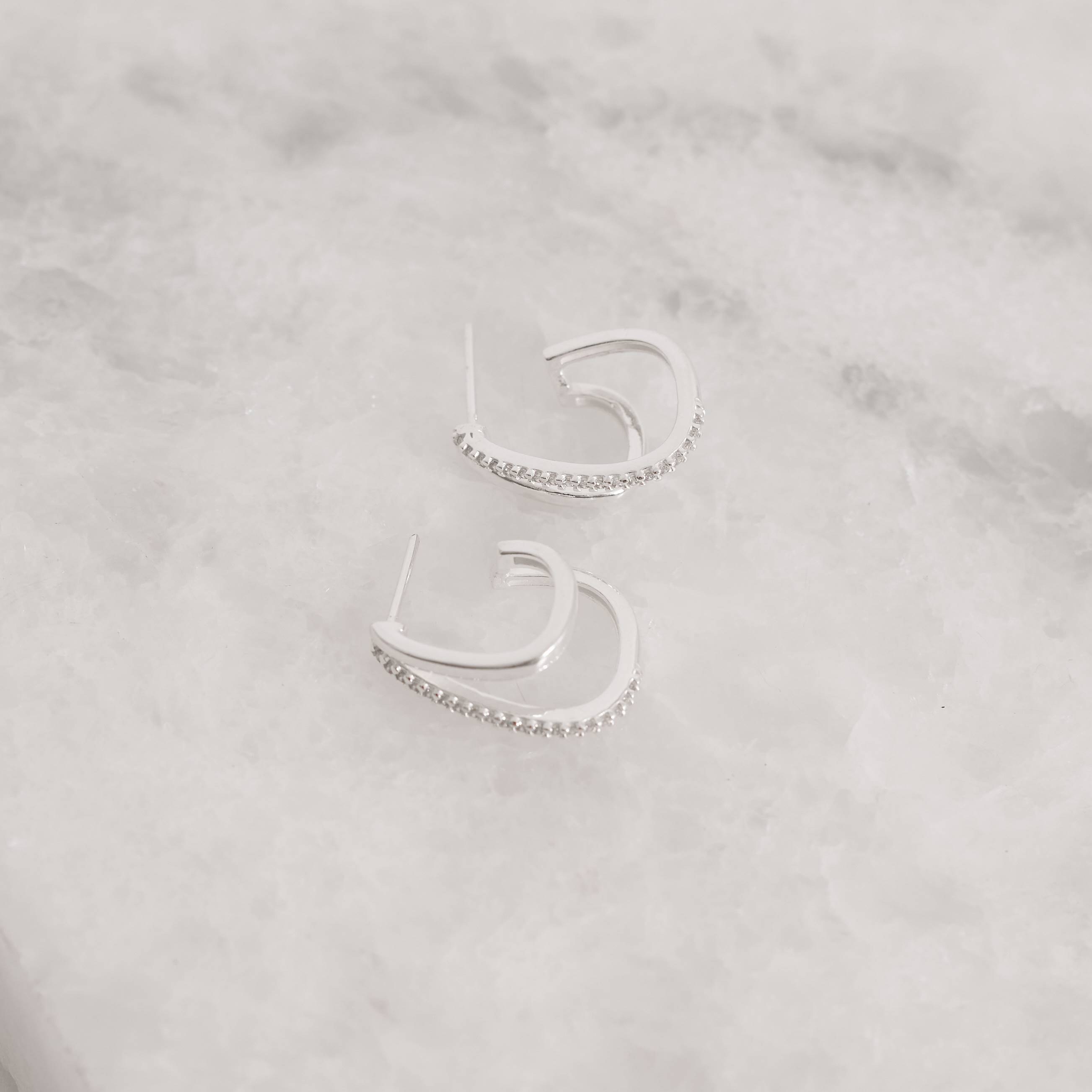 Imagem Secundária Brinco 2 voltas detalhe cravejado 19mm