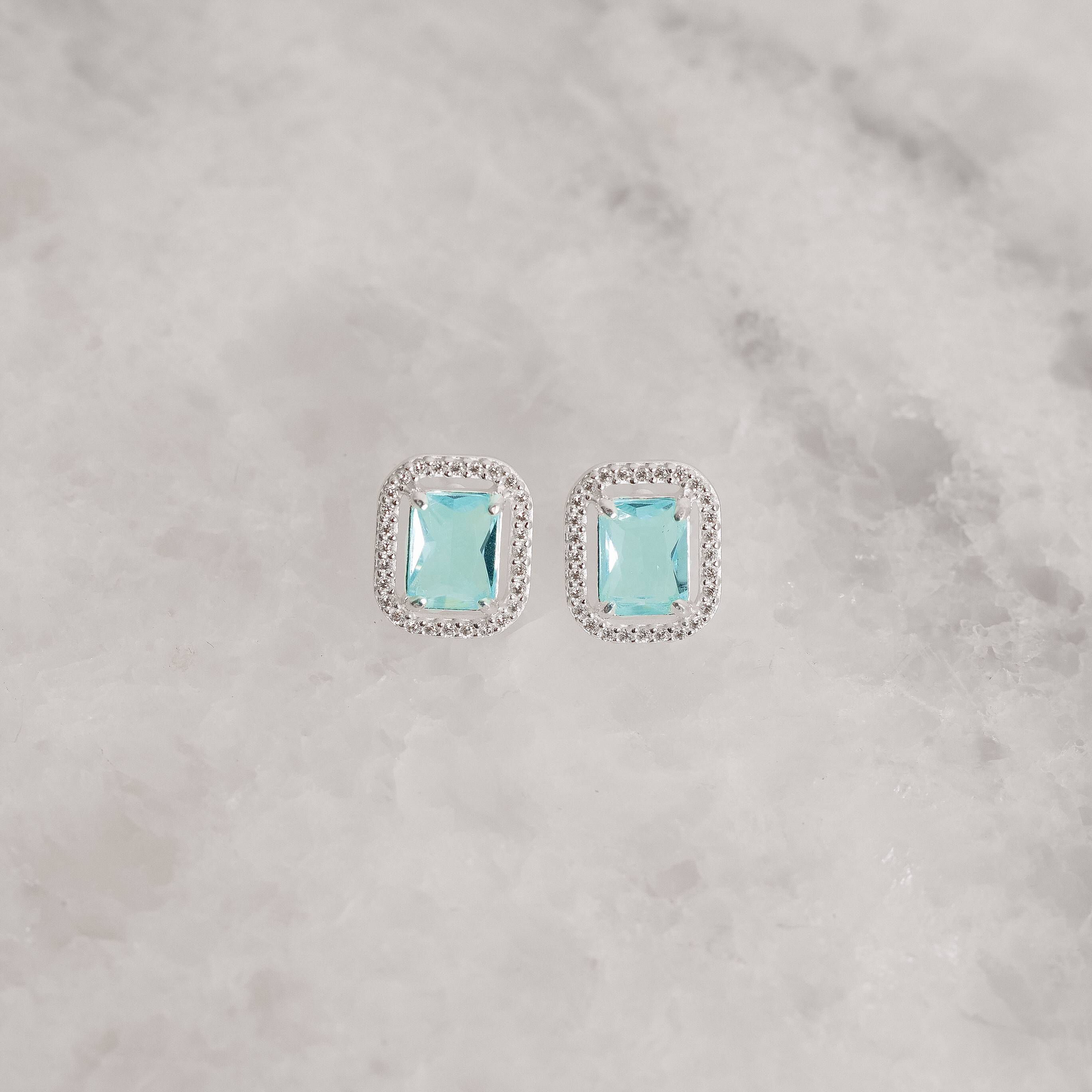 Imagem Secundária Brinco zircônia retangular azul claro com cravejado 13mm