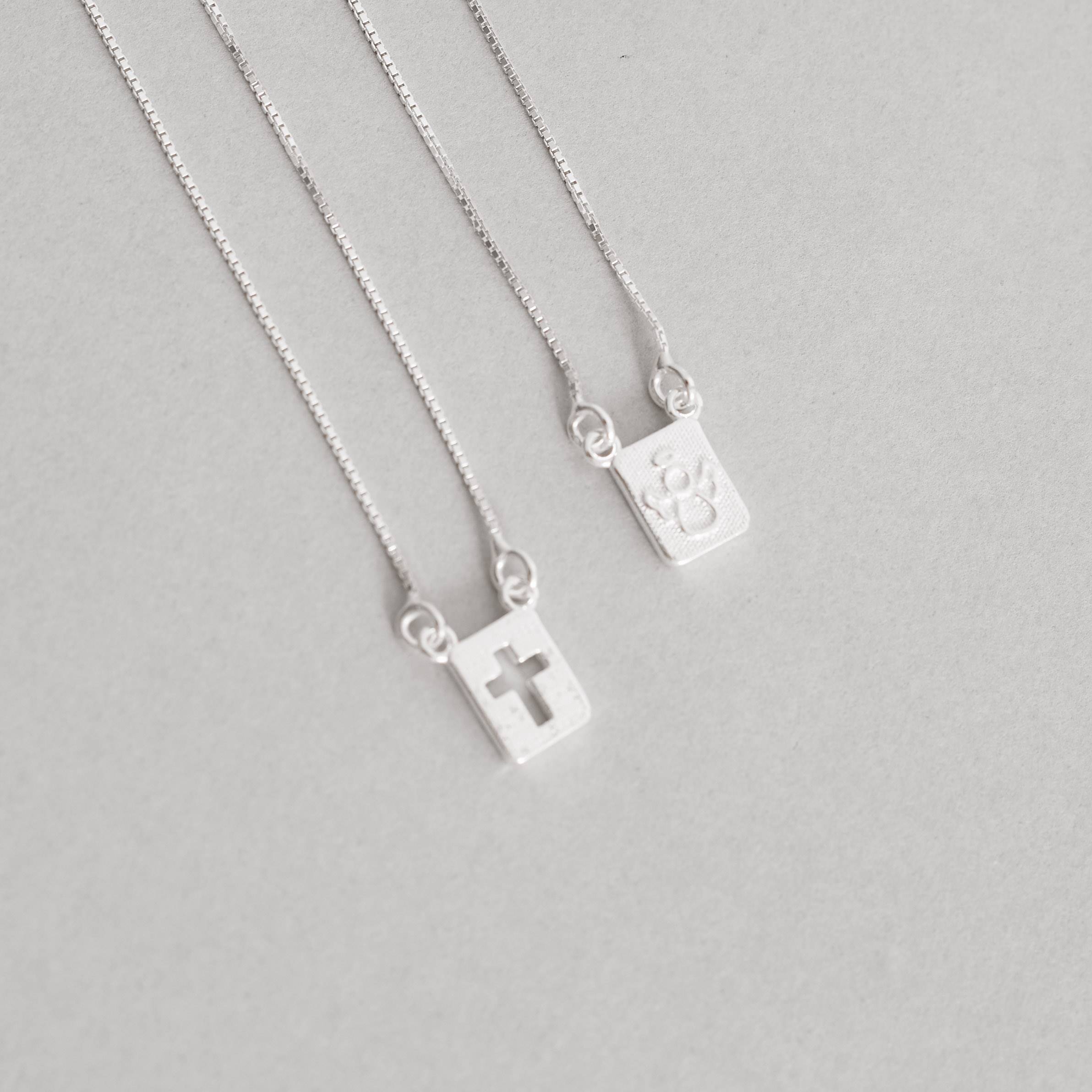 Escapulário placas anjo e cruz vazada v12 60cm