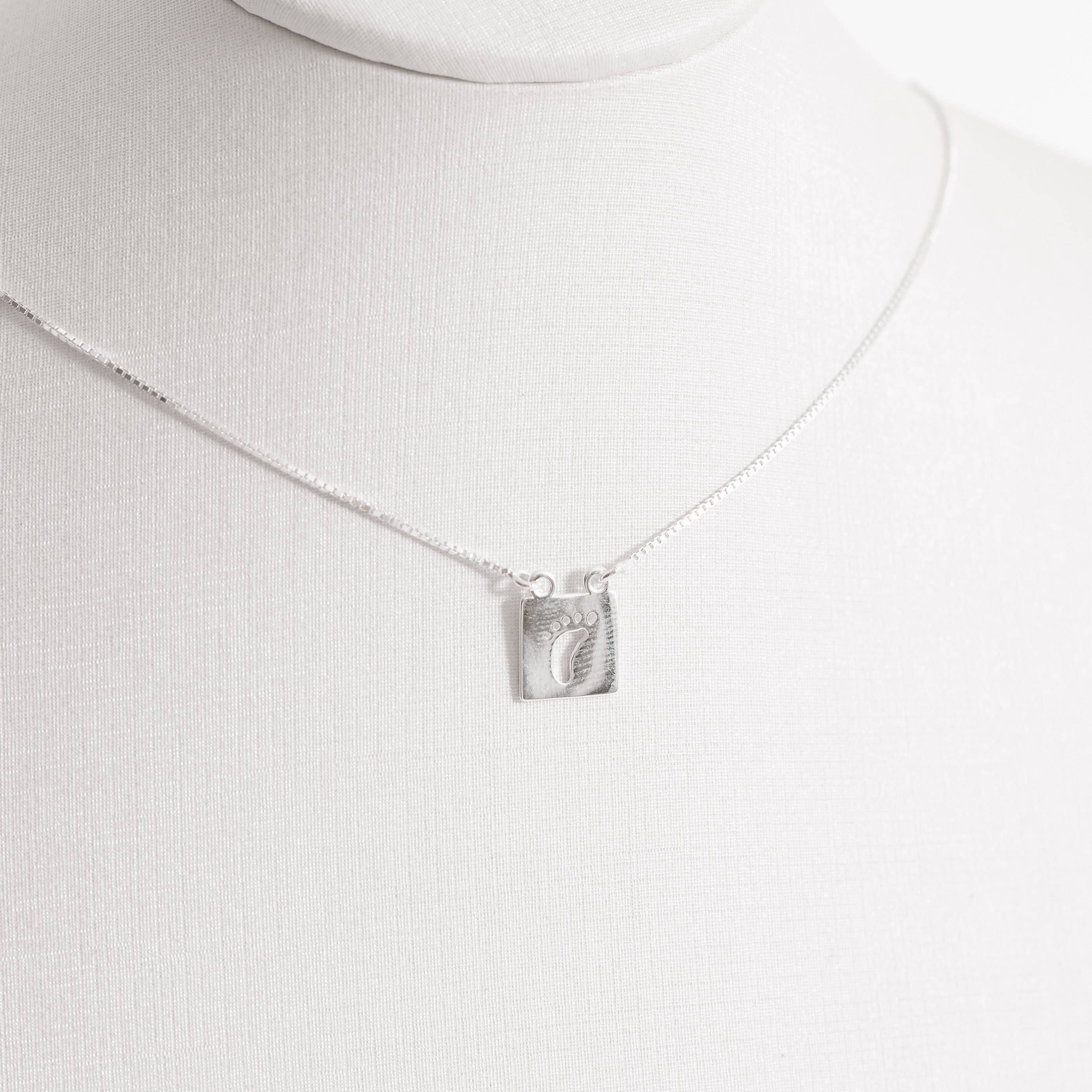 Imagem Secundária Escapulário placas pé e coração vazado v15 60cm