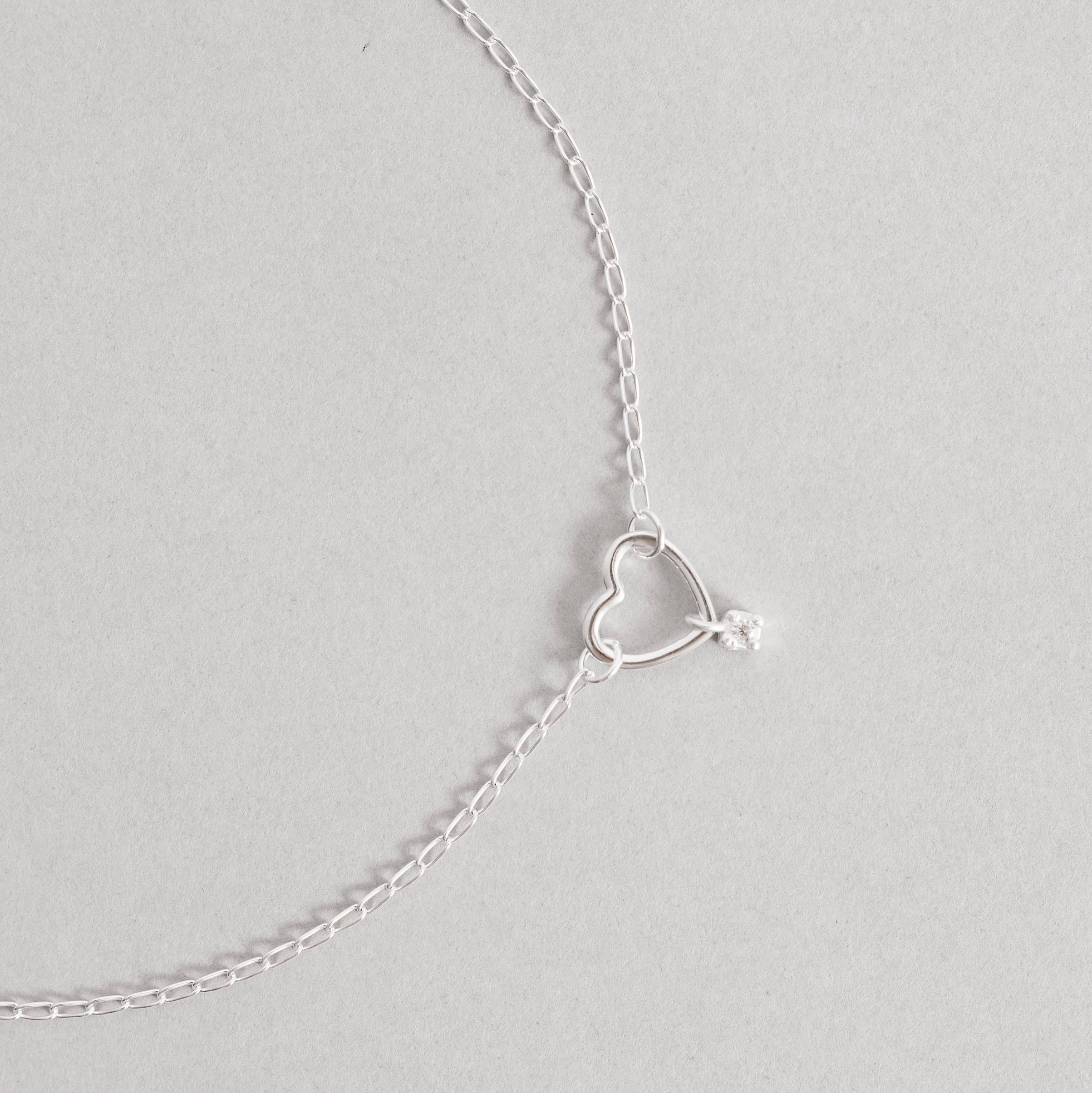 Imagem Pulseira entremeio coração vazado pingente mini zircônia