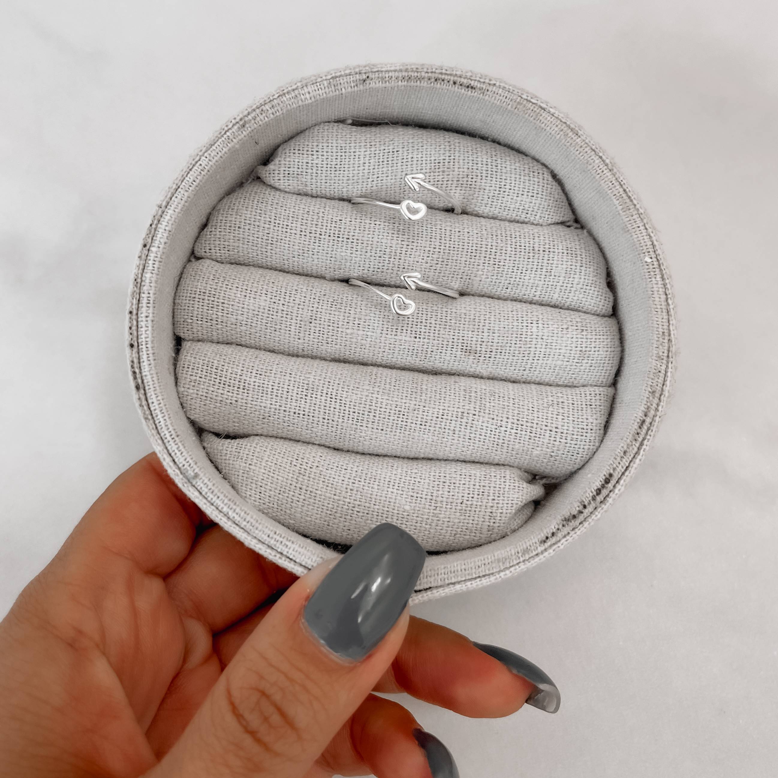 Imagem Anel coração vazado e seta regulável G