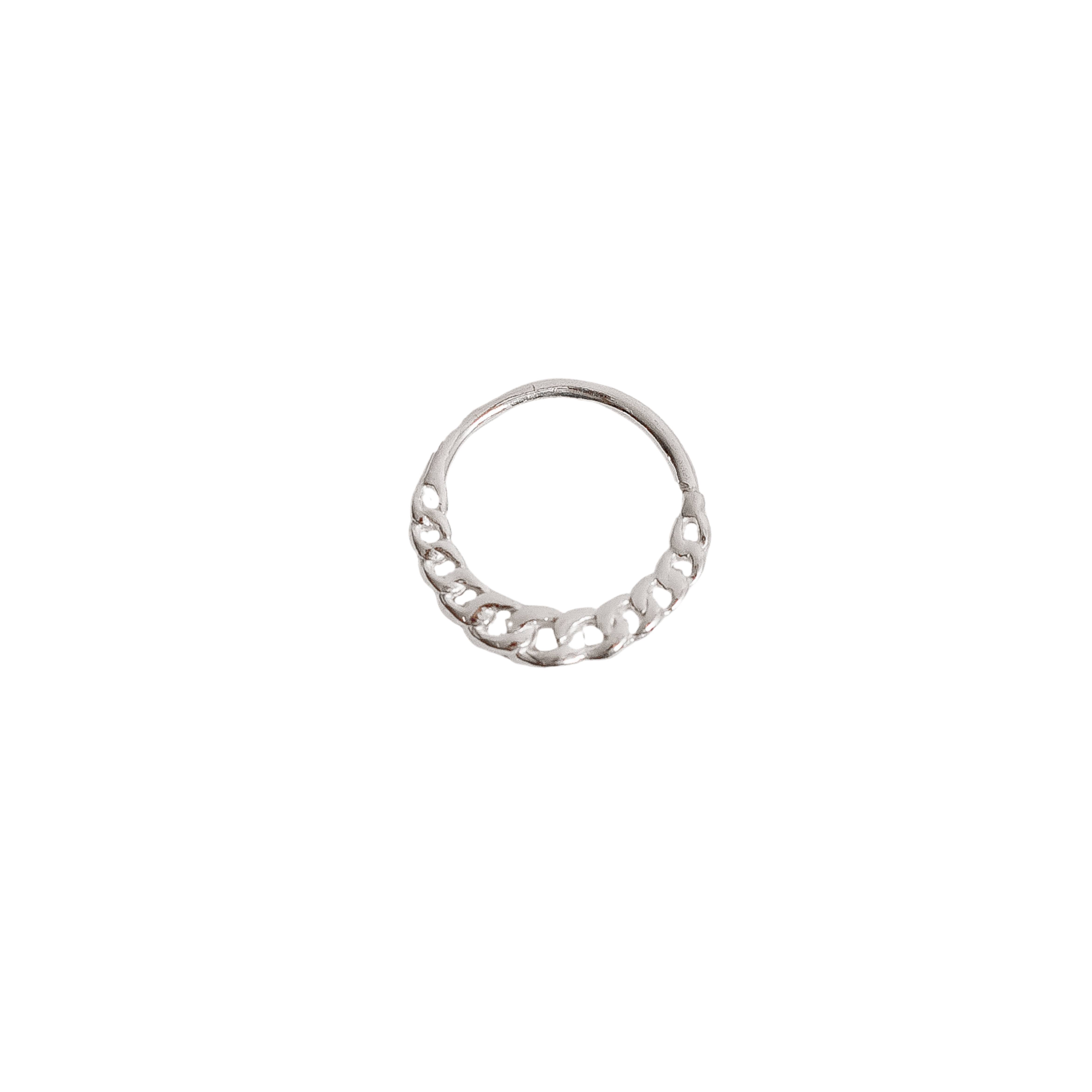 Piercing argola 11mm detalhe elos trançados orelha esquerda