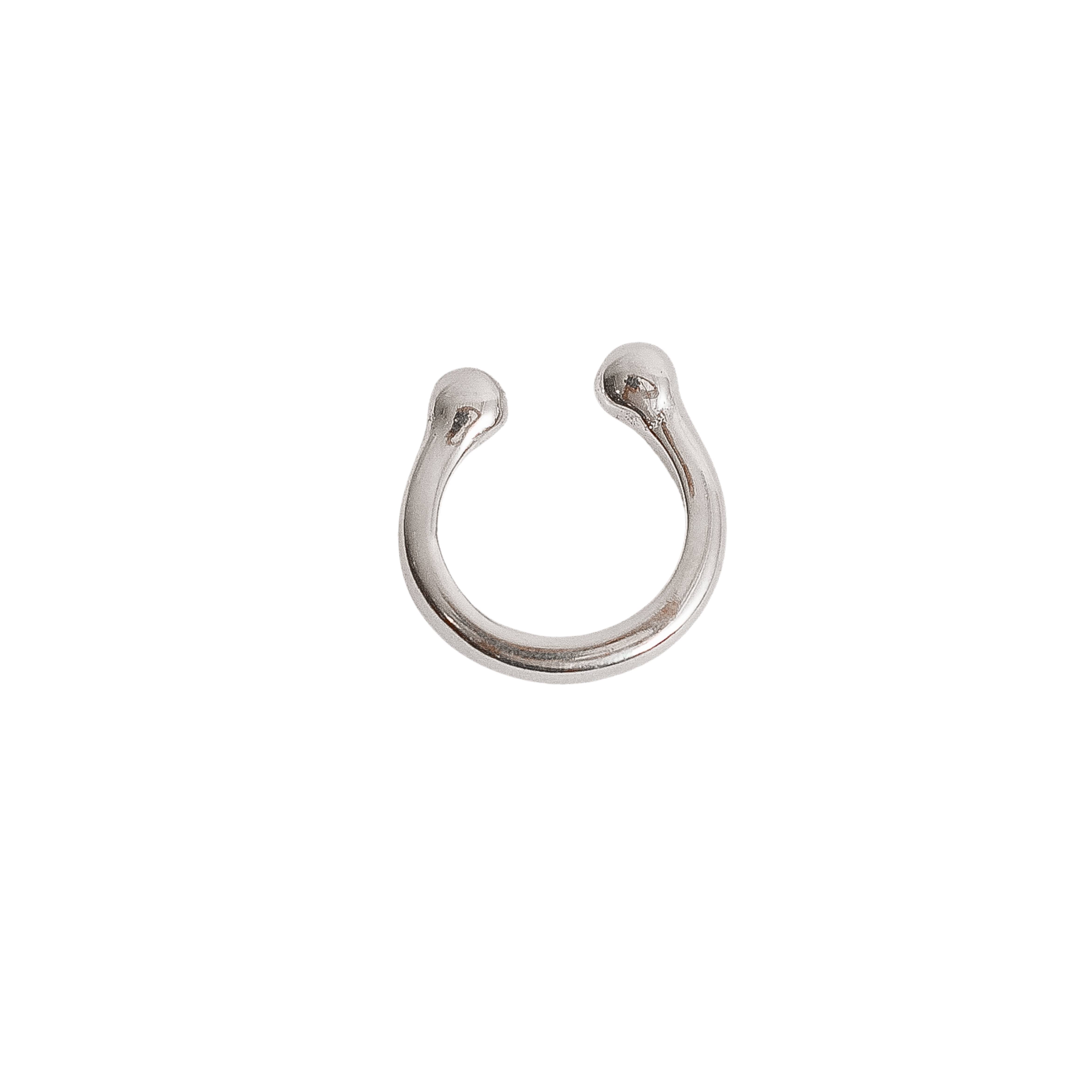 Piercing fake rígido