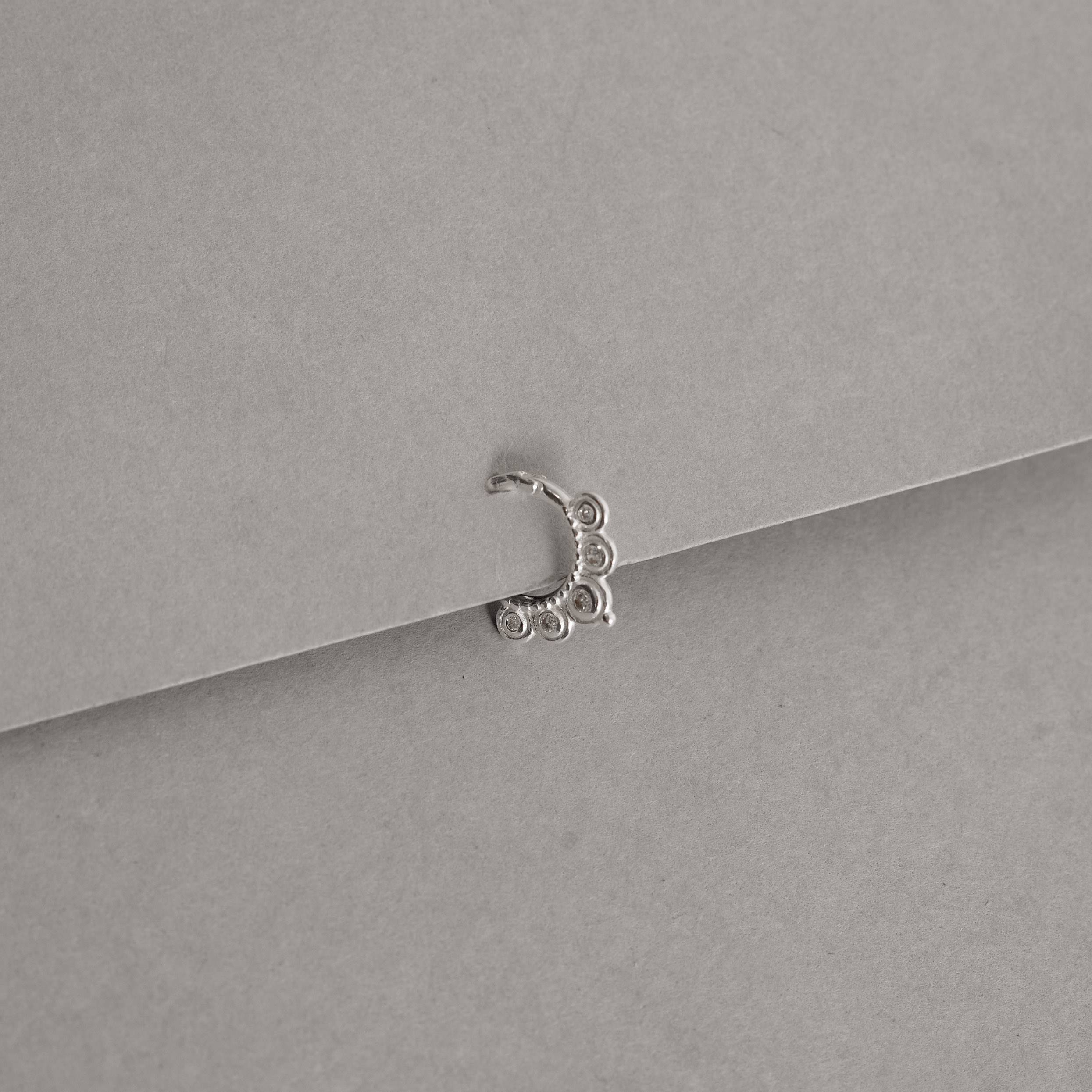 Imagem Piercing argola rendada zircônias 7mm trava orelha esquerda