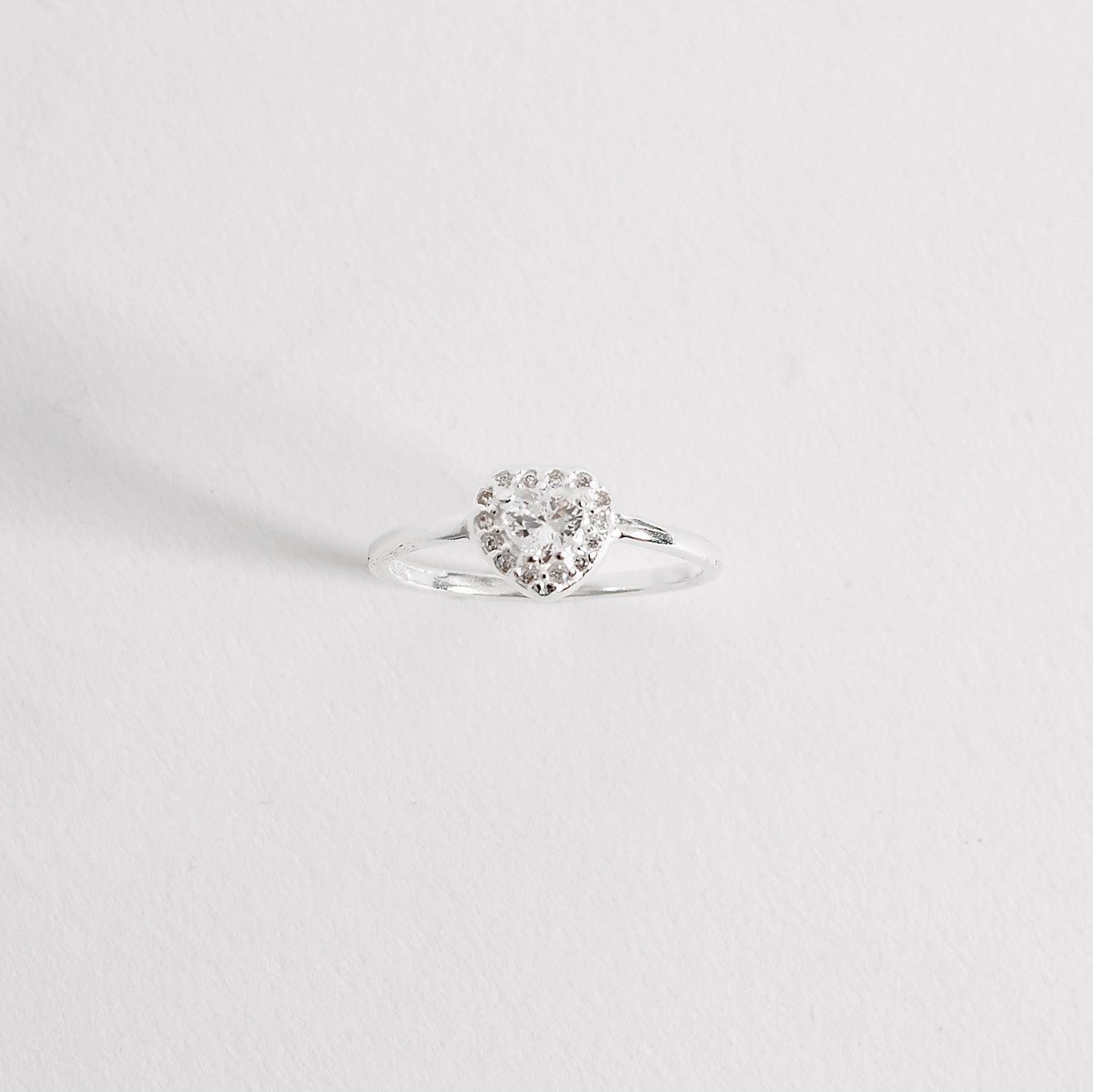 Imagem Secundária Anel solitário coração cravejado