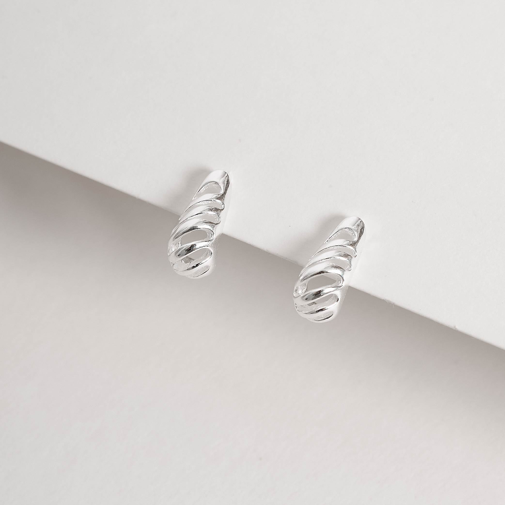 Brinco gota pesada desenhada 11mm