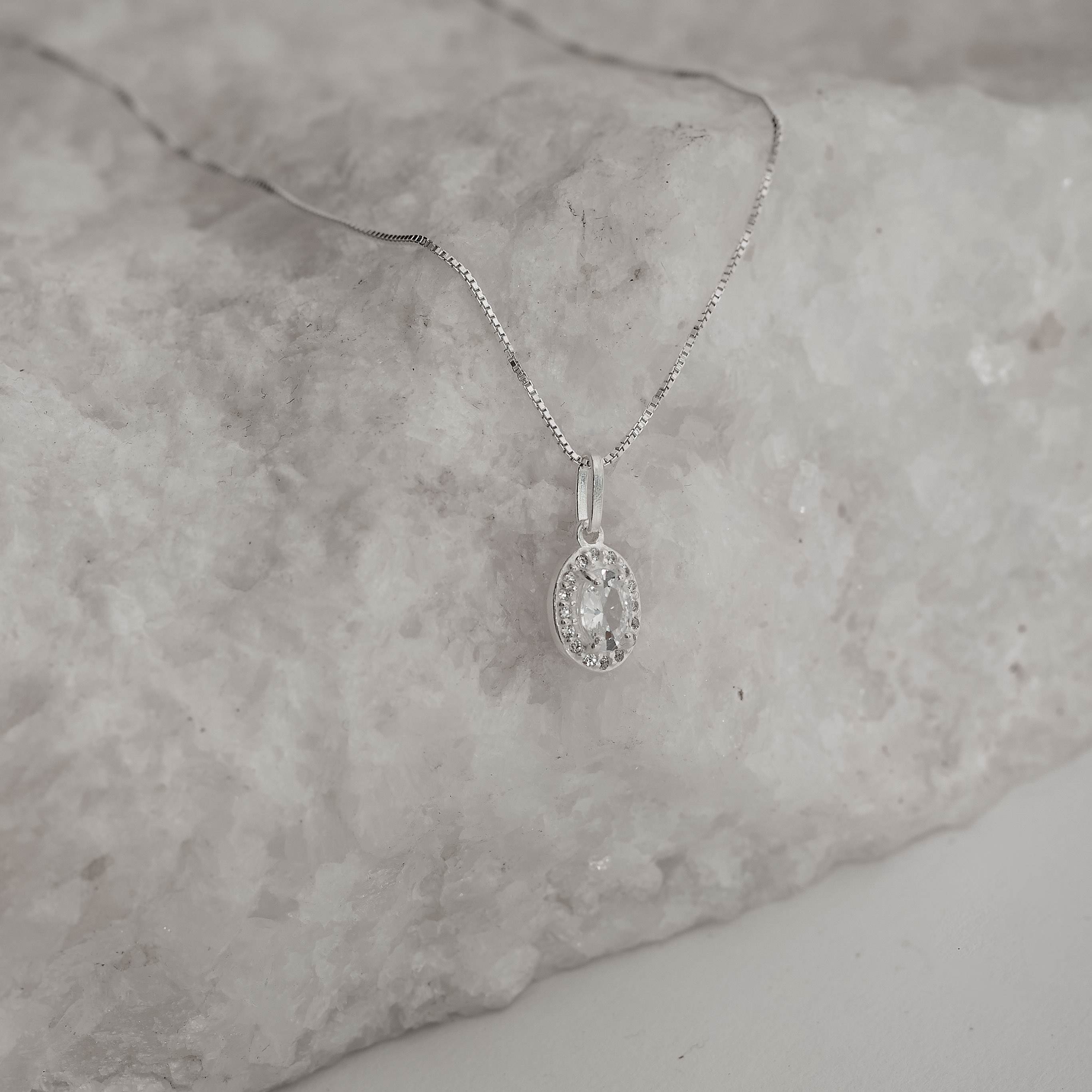 Imagem Secundária Colar pingente zircônia cristal oval cravejada 9mm 45cm