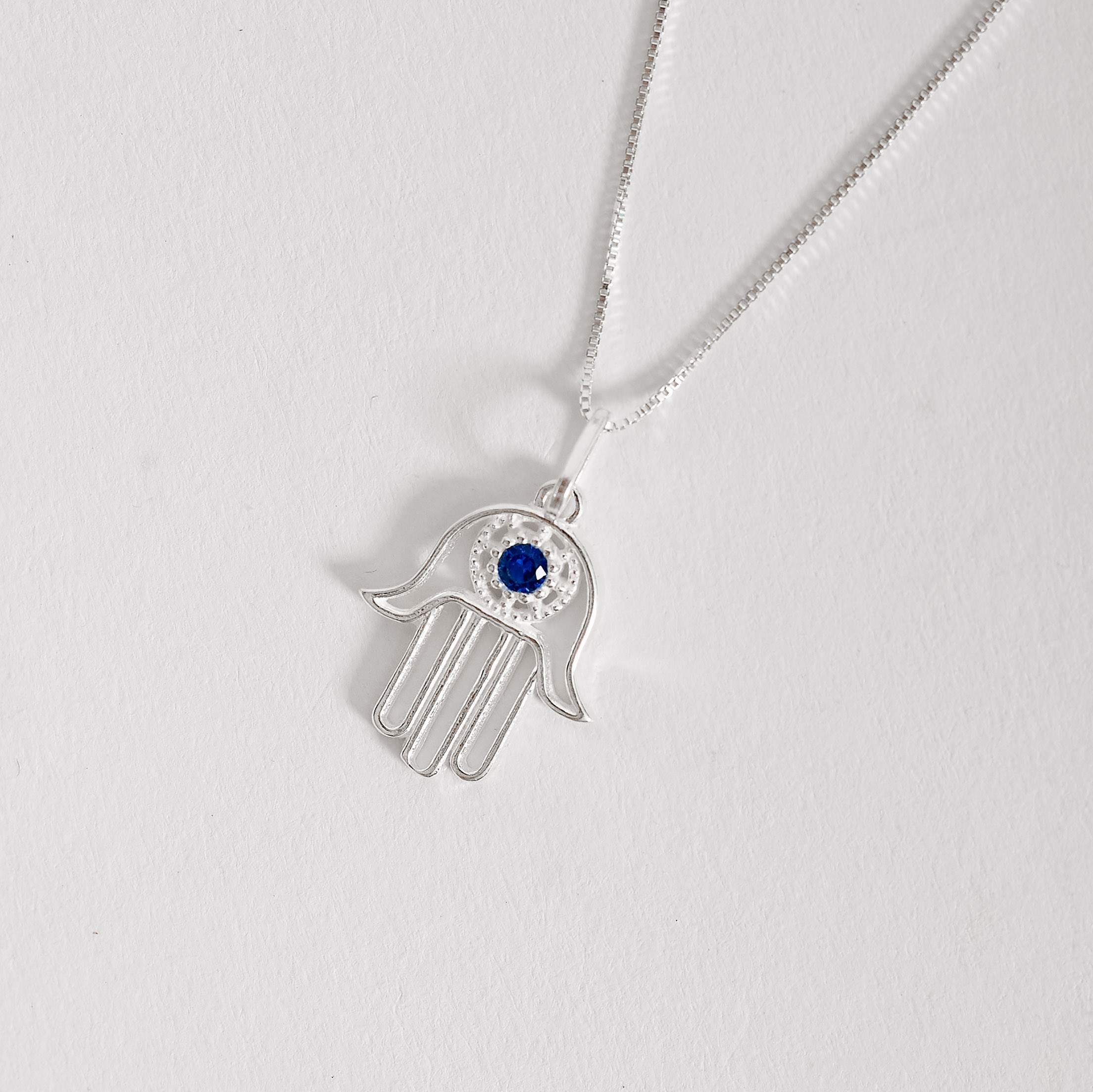 Colar pingente mão com zircônia 18mm 45cm