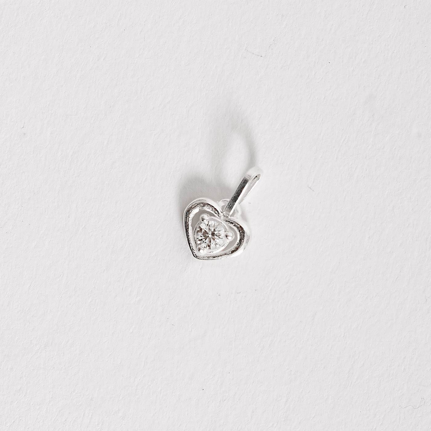 Pingente coração vazado com zircônia 8mm