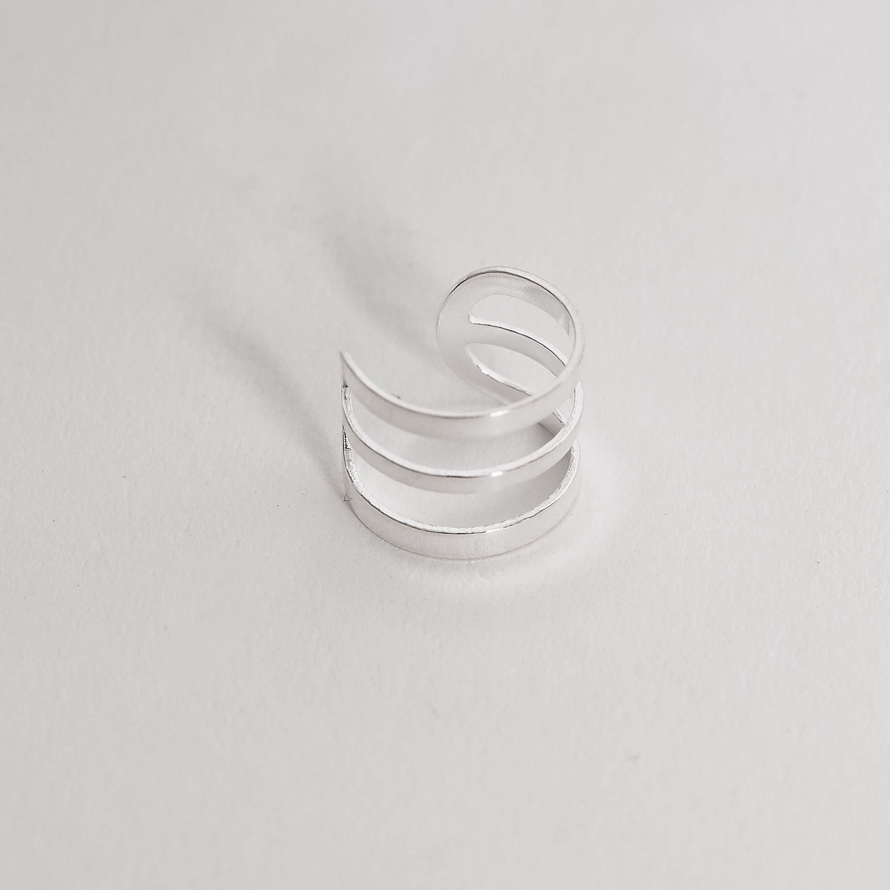 Piercing fake 3 fios abertos