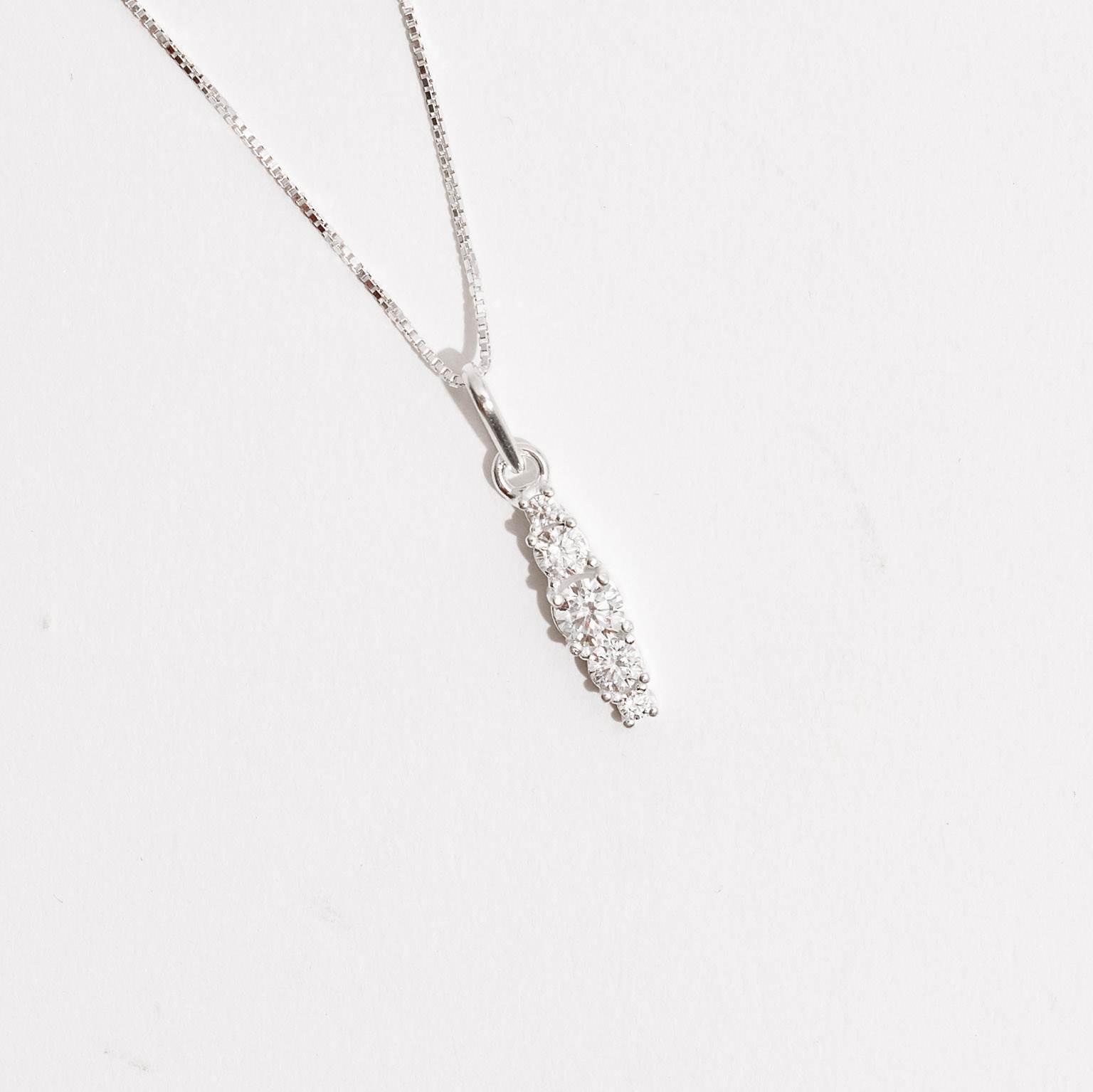 Imagem Colar pingente zircônias 15mm 45cm