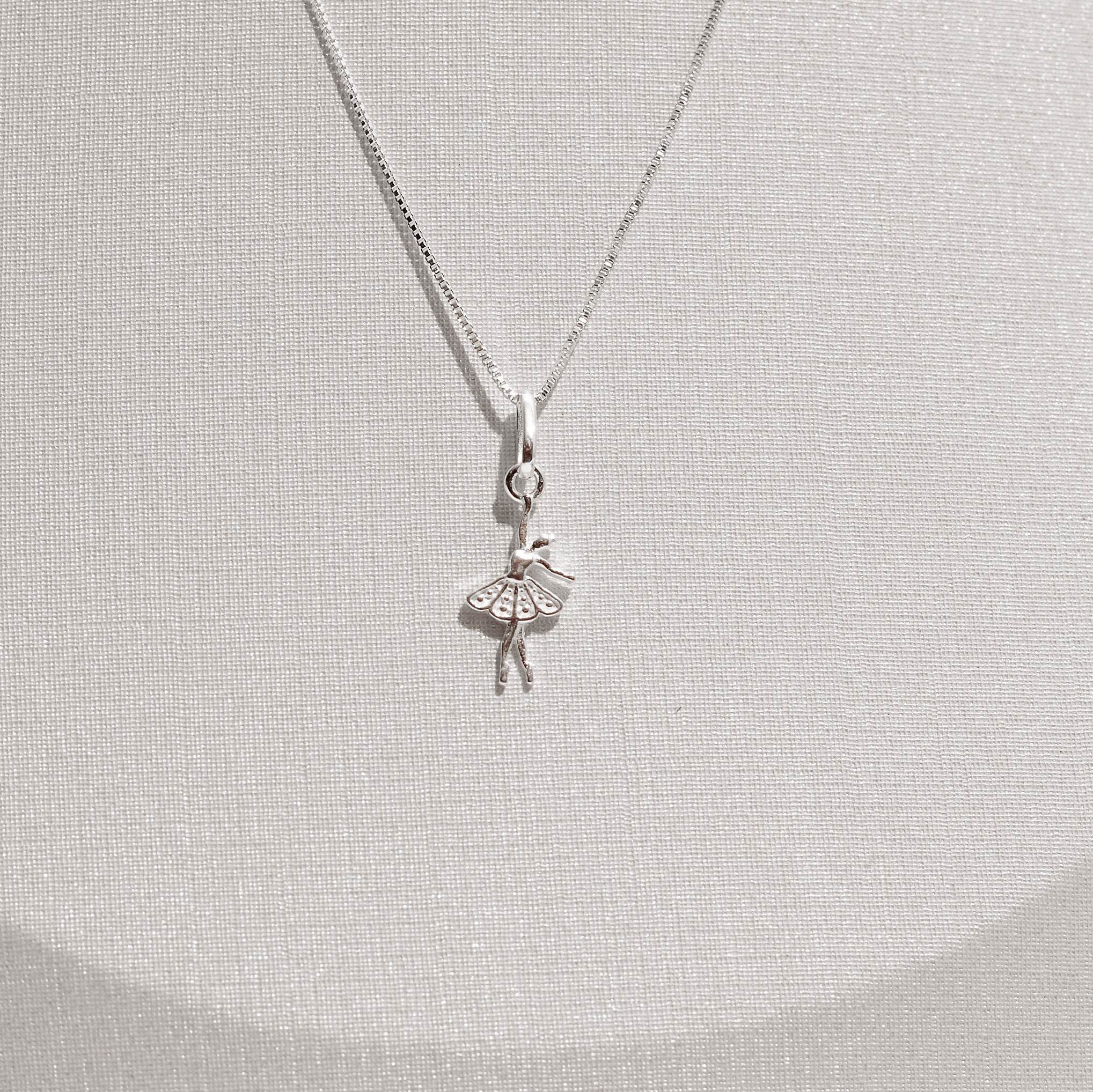 Colar pingente bailarina 14mm 45cm