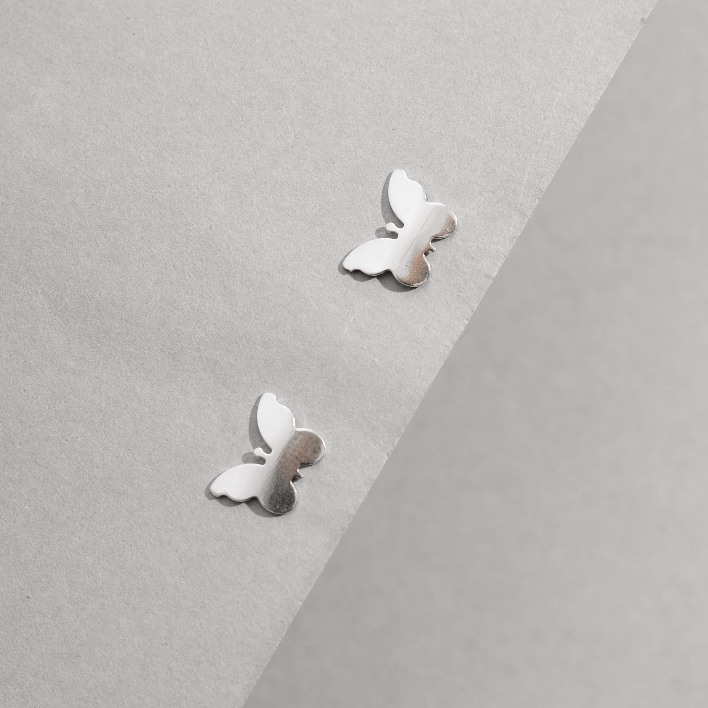 Brinco borboleta 10mm