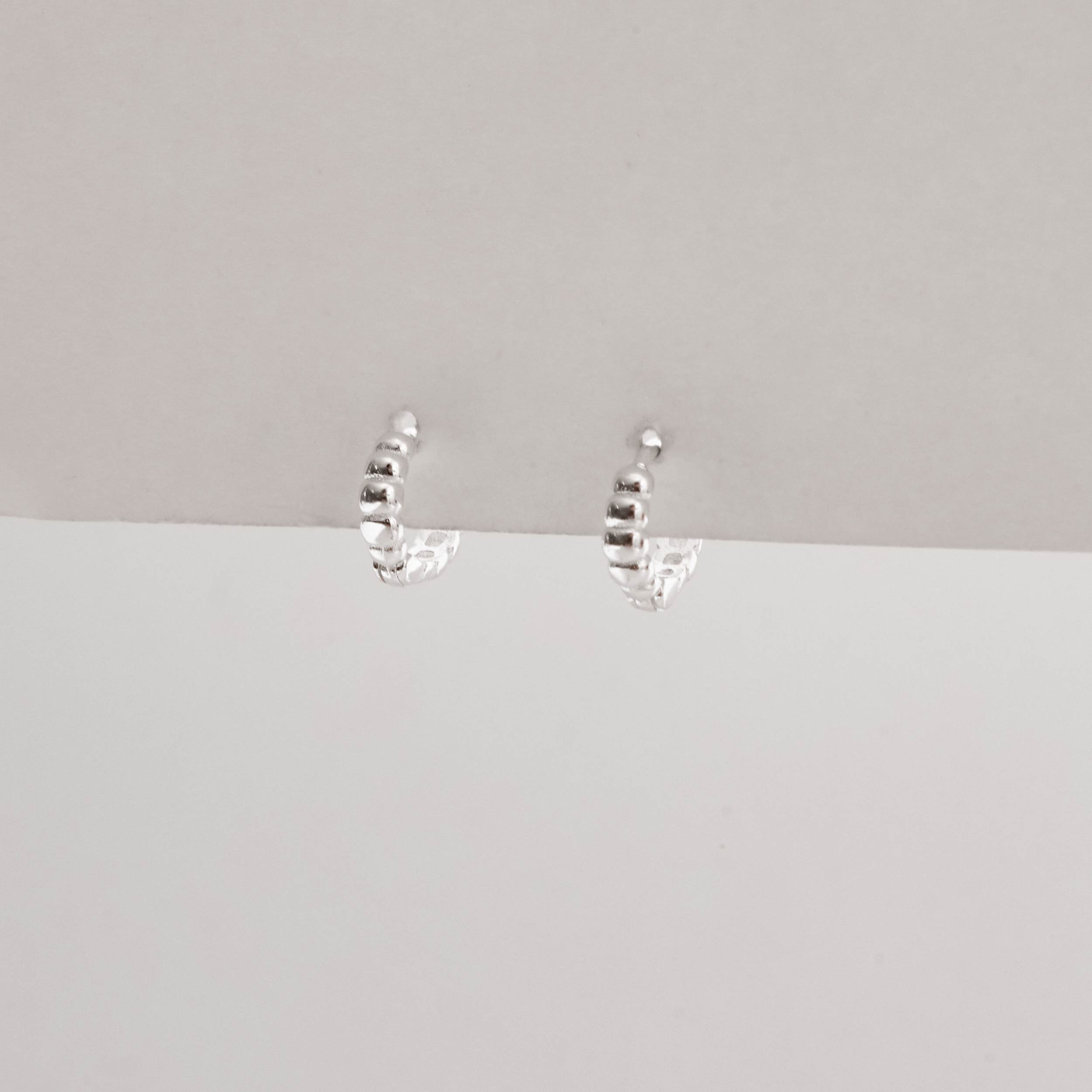 Argola click fio bolinhas 9mm