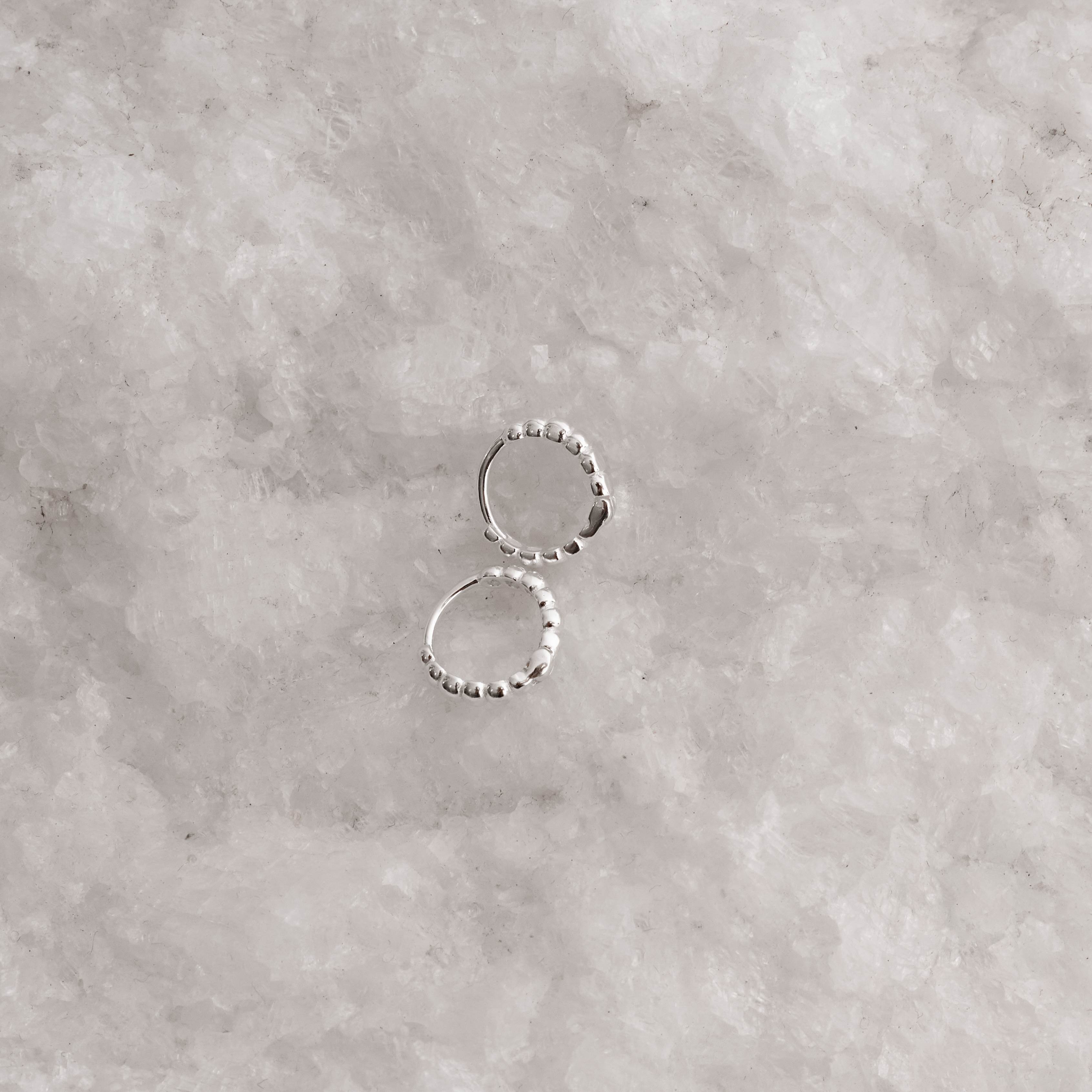 Argola click fio bolinhas 11mm