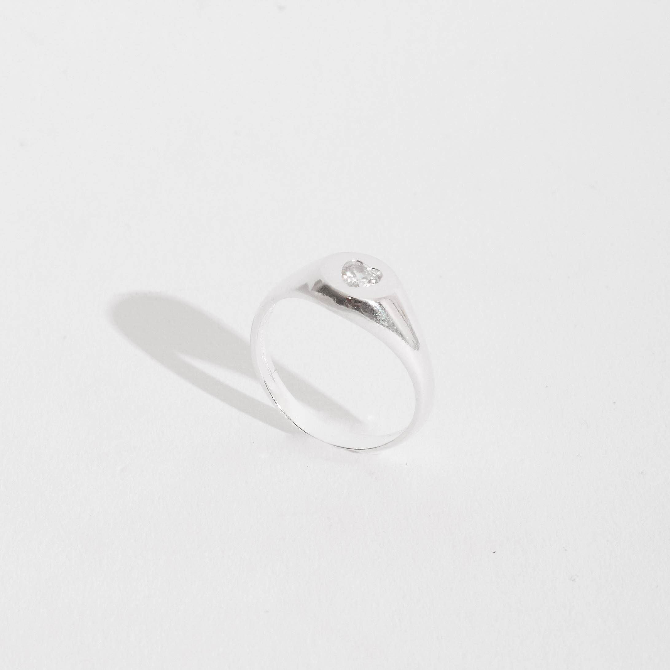 Imagem Secundária Anel oval com zircônia coração