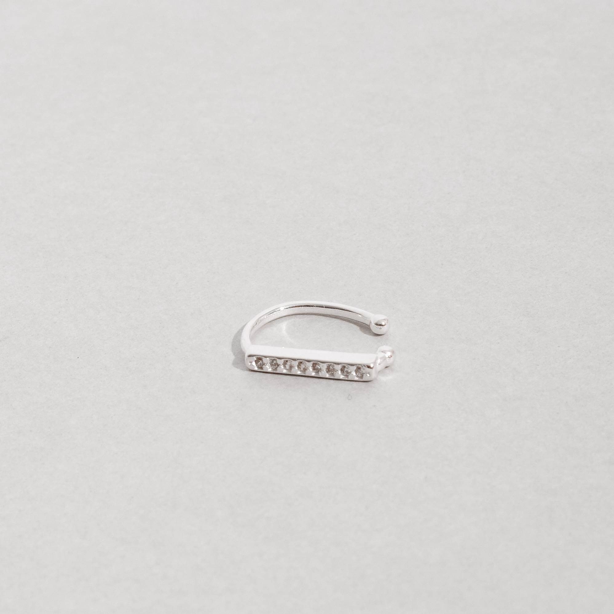Imagem Secundária Piercing fake detalhe reto cravejado