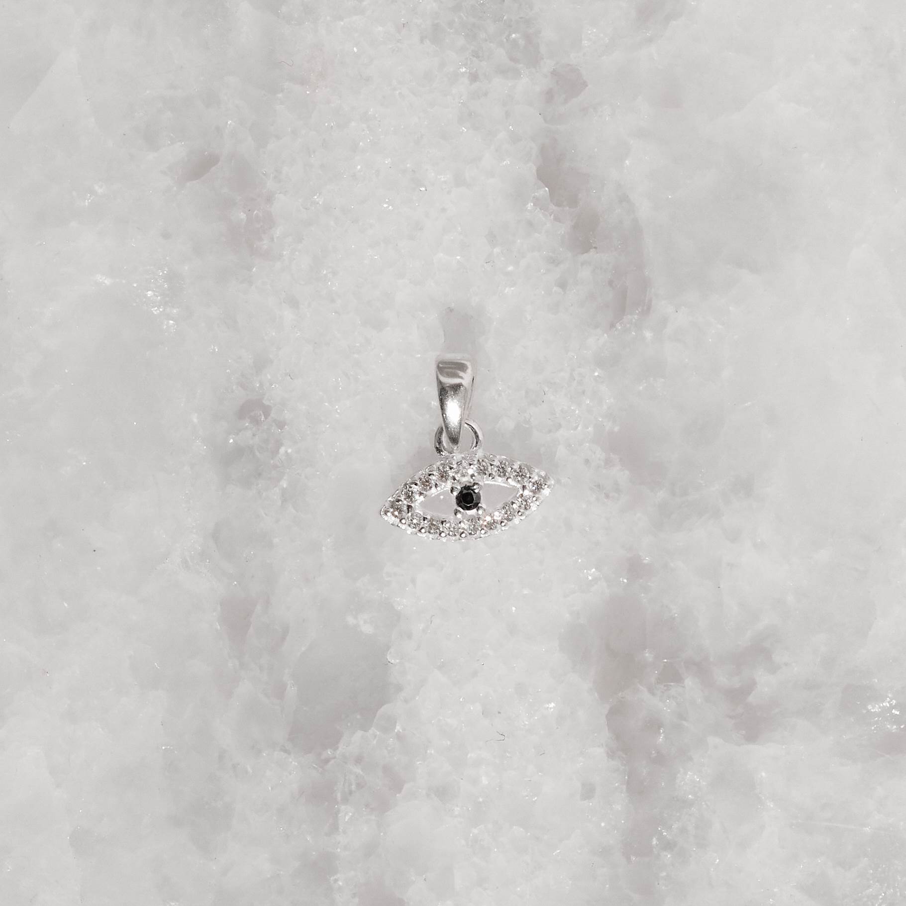 Imagem Secundária Pingente olho cravejado detalhe zircônia ônix 11mm