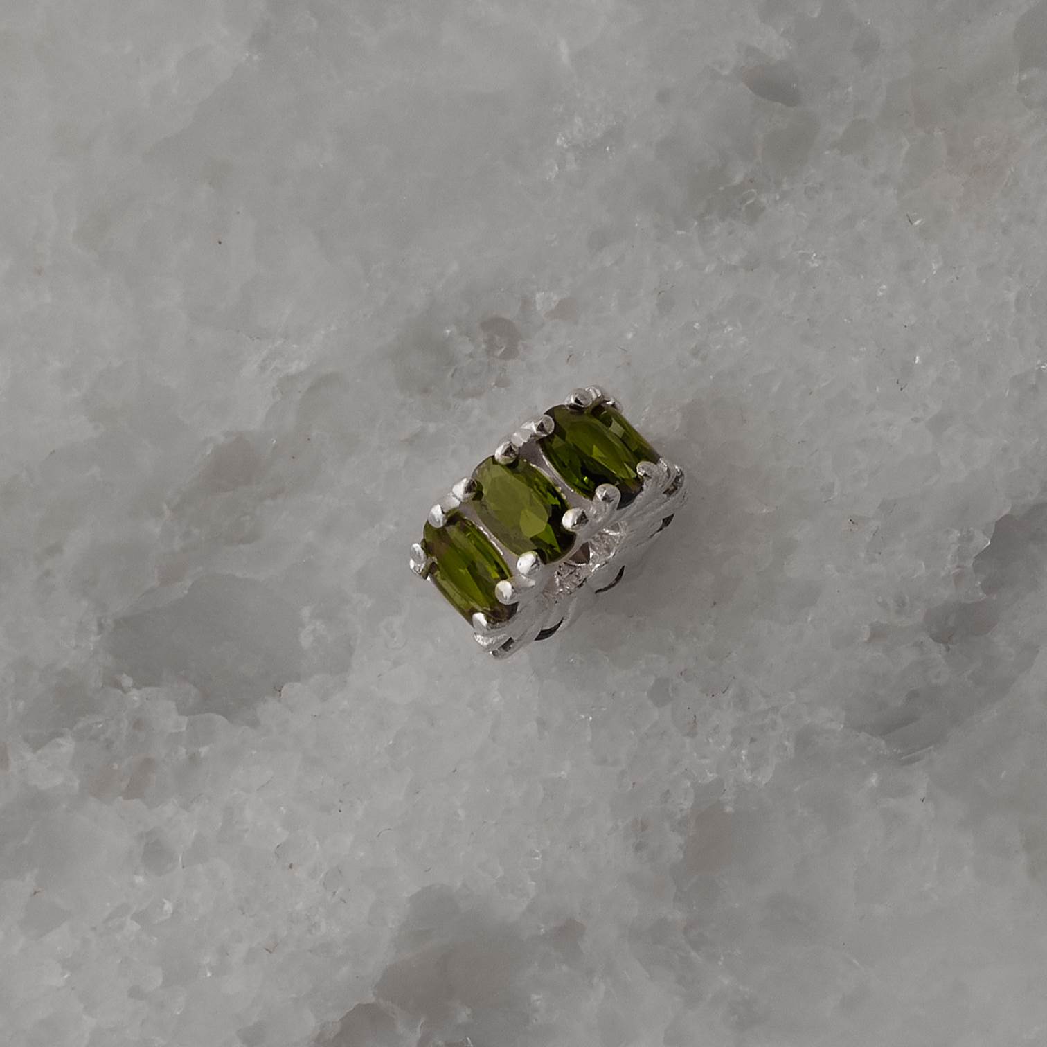 Berloque separador zircônias ovais verde 11mm