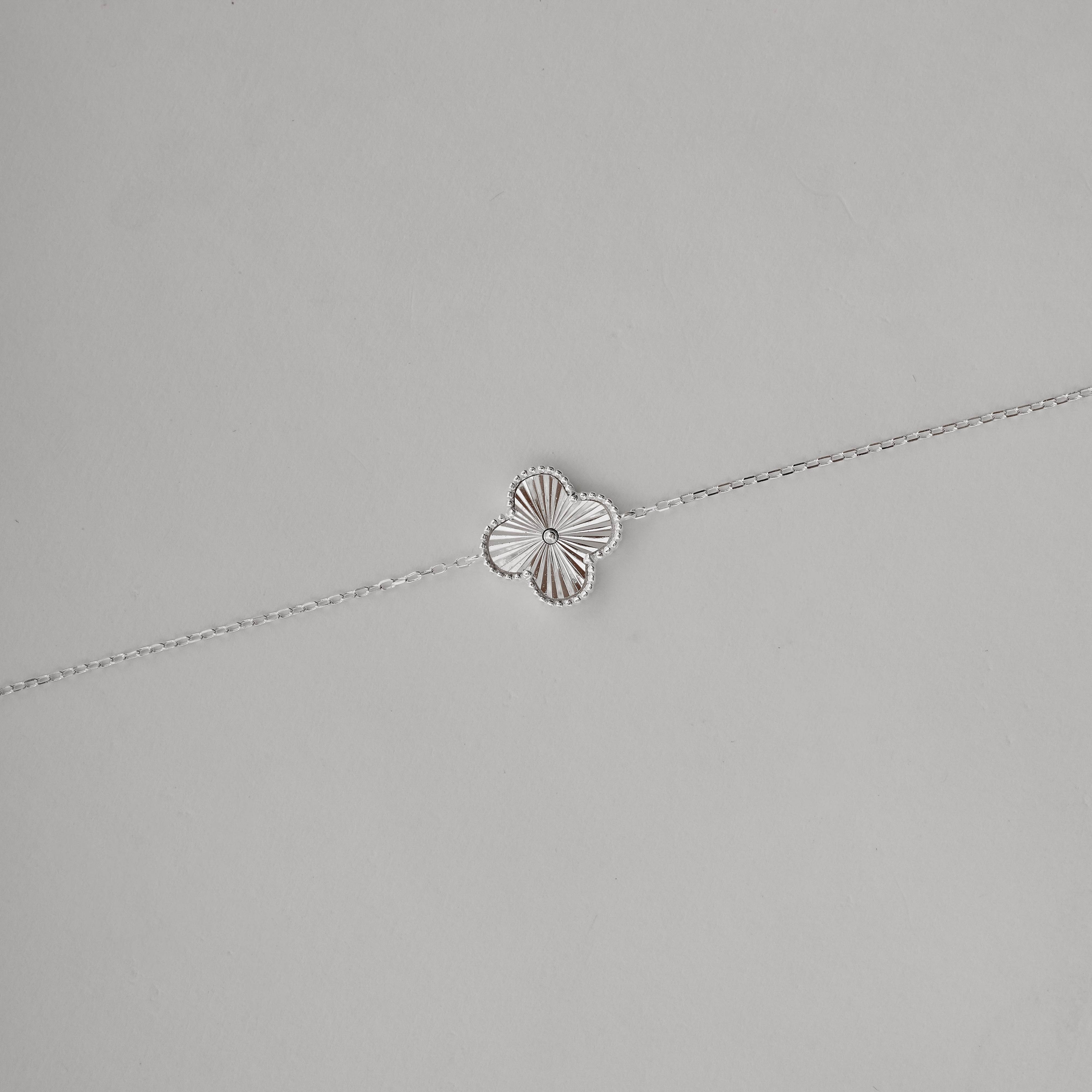 Imagem Pulseira entremeio trevo com vinco 14mm
