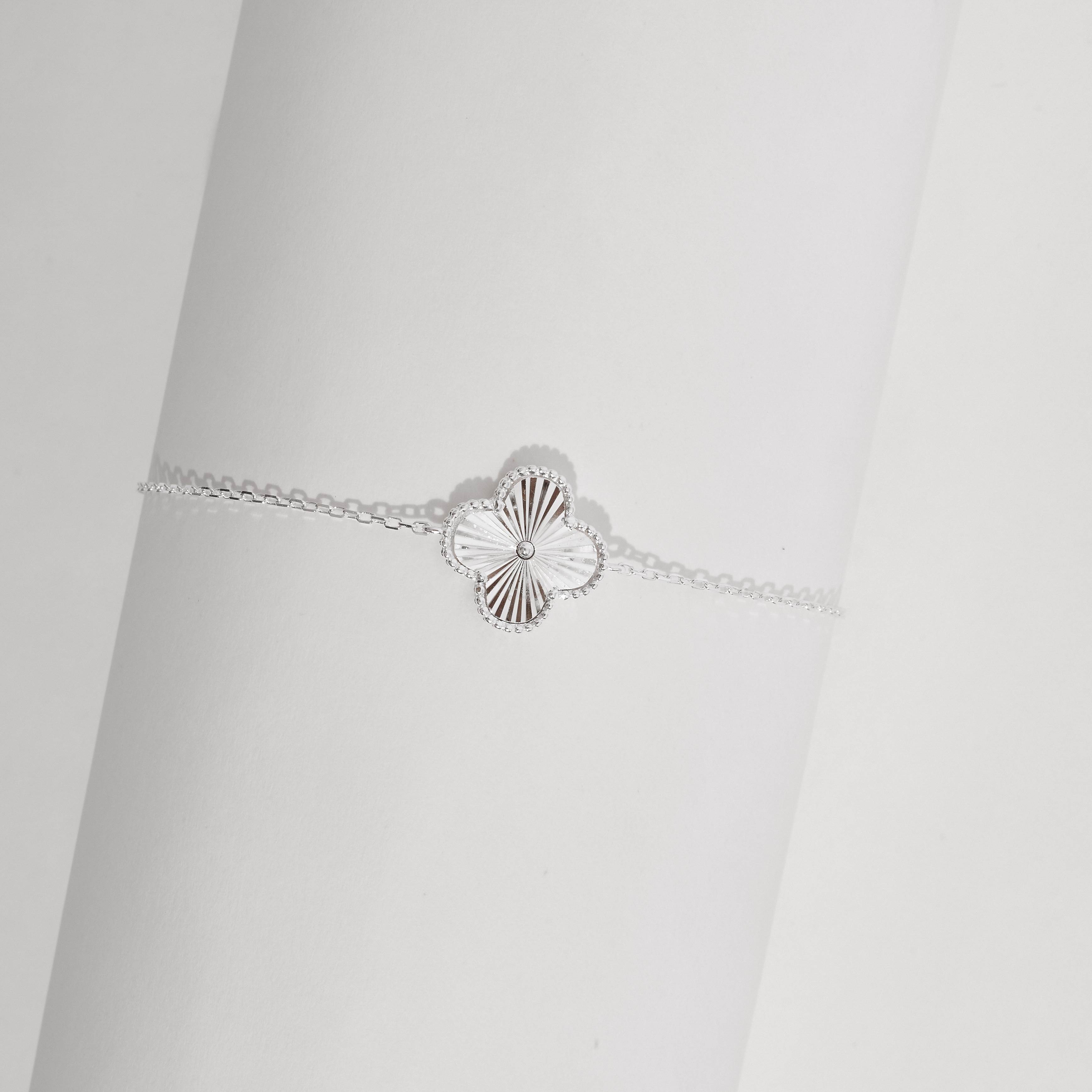 Pulseira entremeio trevo com vinco 14mm