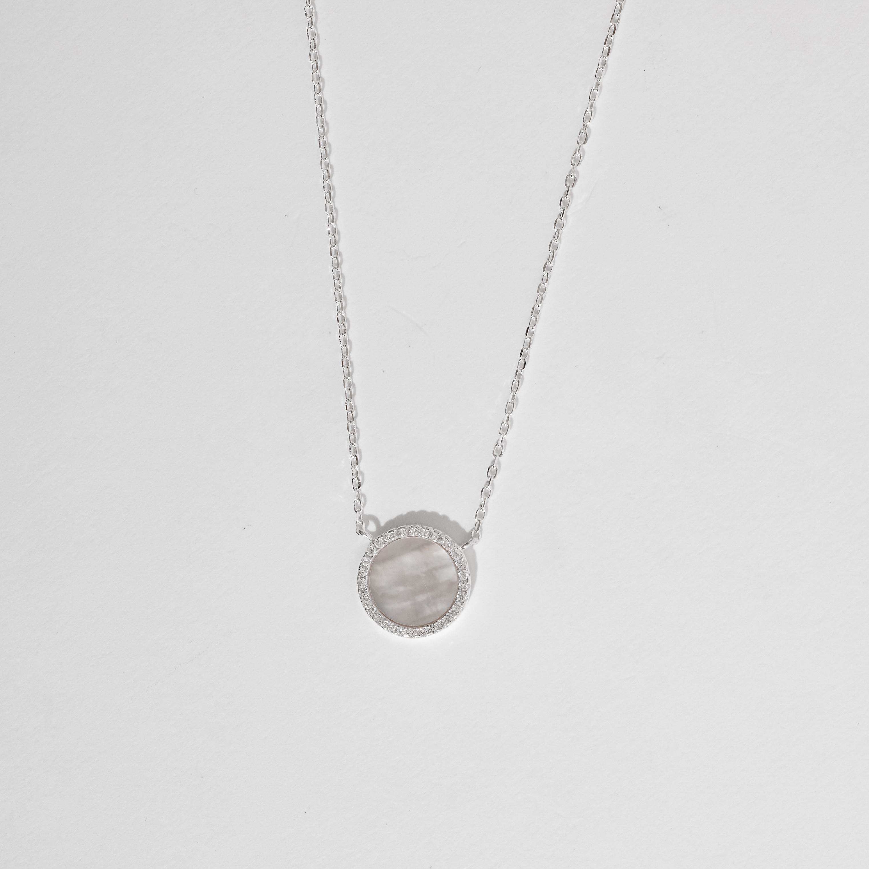 Imagem Colar círculo madrepérola com cravejado 12mm corrente cadeado 45+5cm