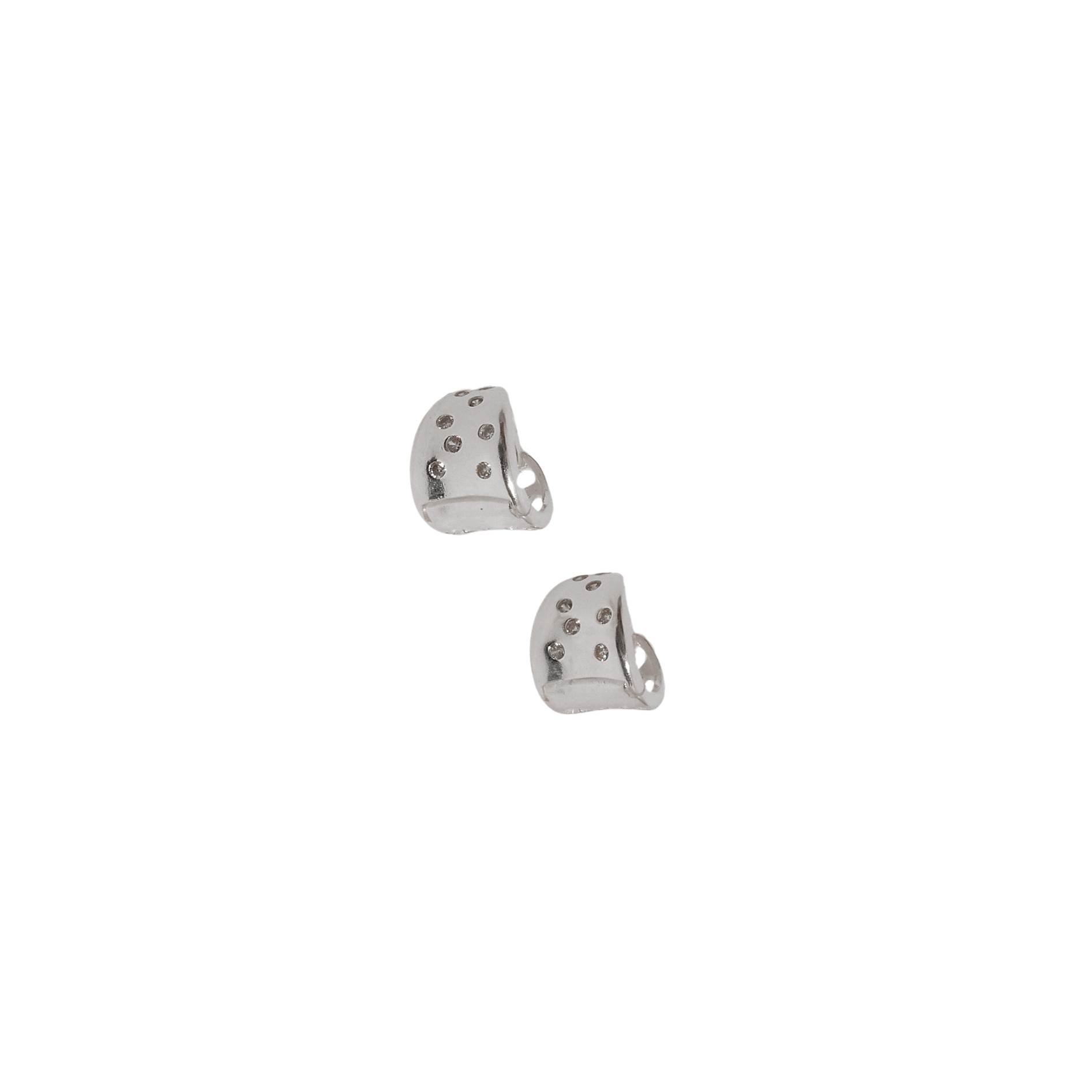 Argola click larga com zircônias 10mm detalhe corações vazados
