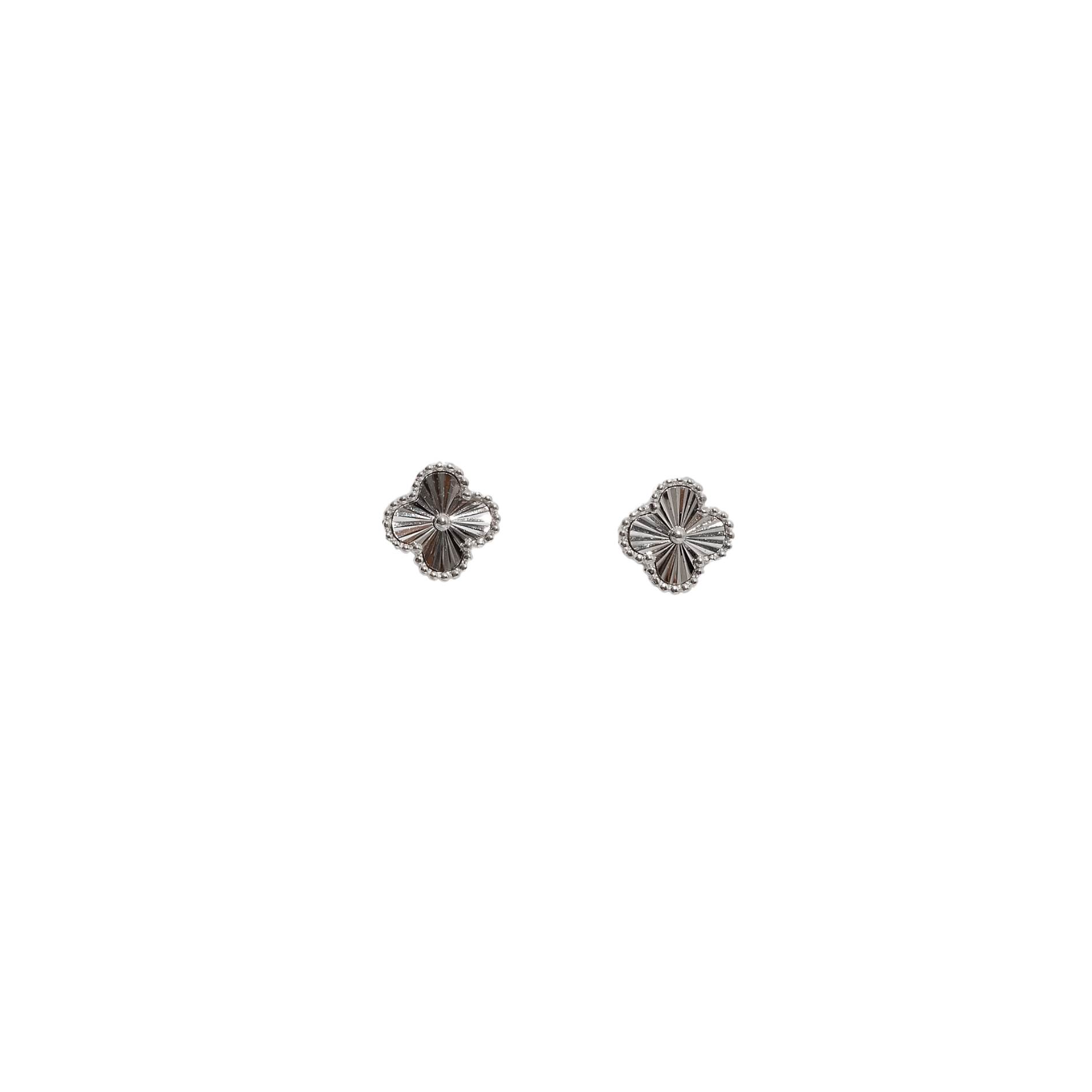 Imagem Brinco trevo vinco com bolinhas 10mm